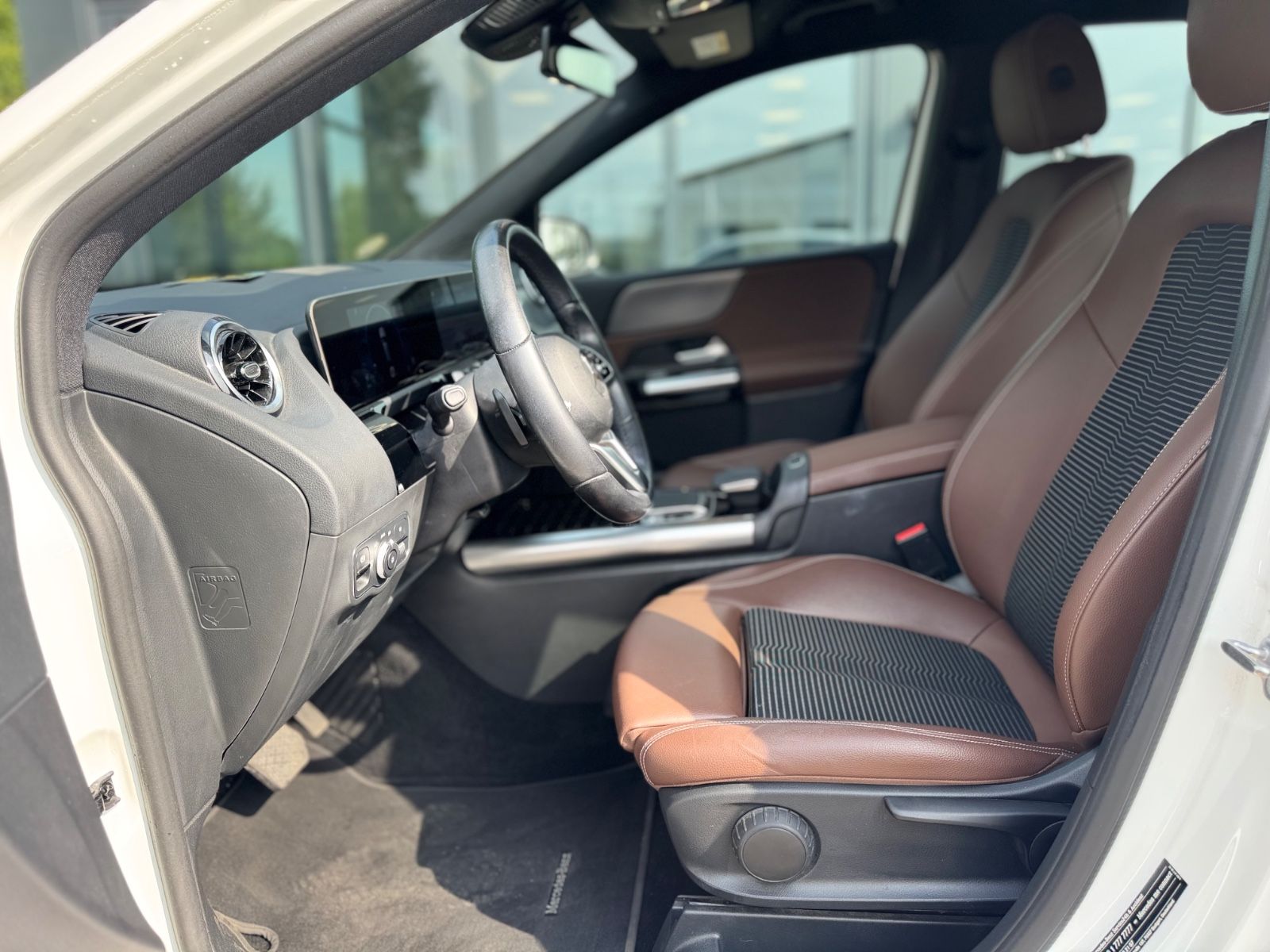 Fahrzeugabbildung Mercedes-Benz B 180 *SPORTPAKET*MULTIBEAM*LEDER BRAUN*LED*