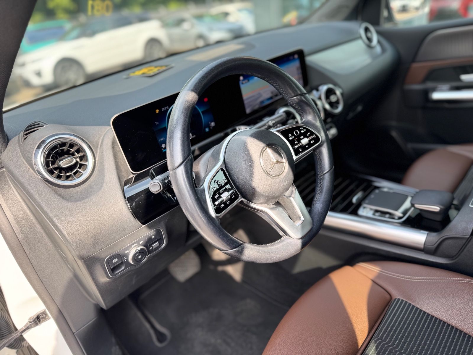 Fahrzeugabbildung Mercedes-Benz B 180 *SPORTPAKET*MULTIBEAM*LEDER BRAUN*LED*