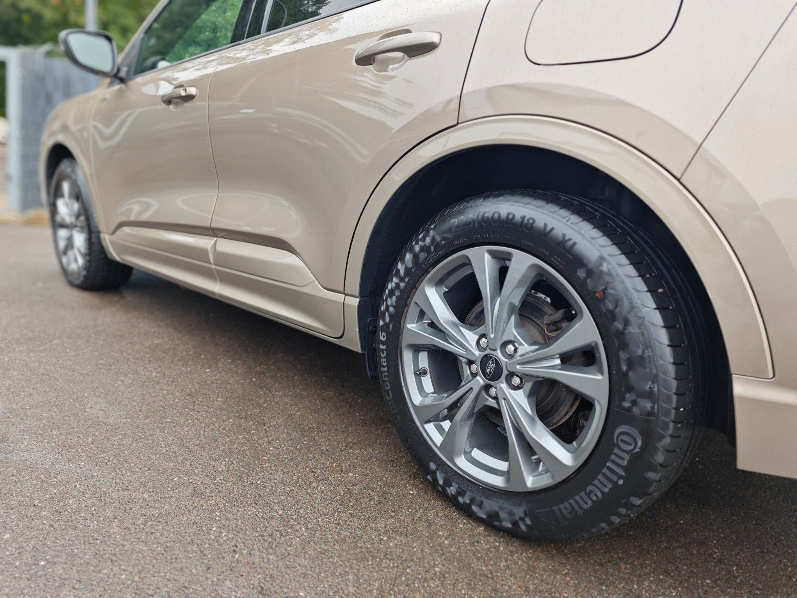 Fahrzeugabbildung Ford KUGA ST-LINE X PLUG IN HYBRID*PANO*LED*