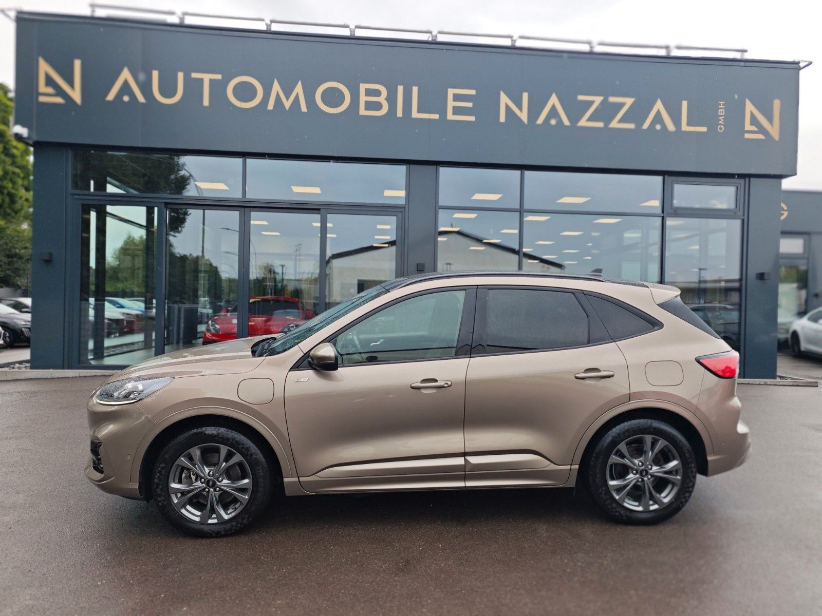 Fahrzeugabbildung Ford KUGA ST-LINE X PLUG IN HYBRID*PANO*LED*