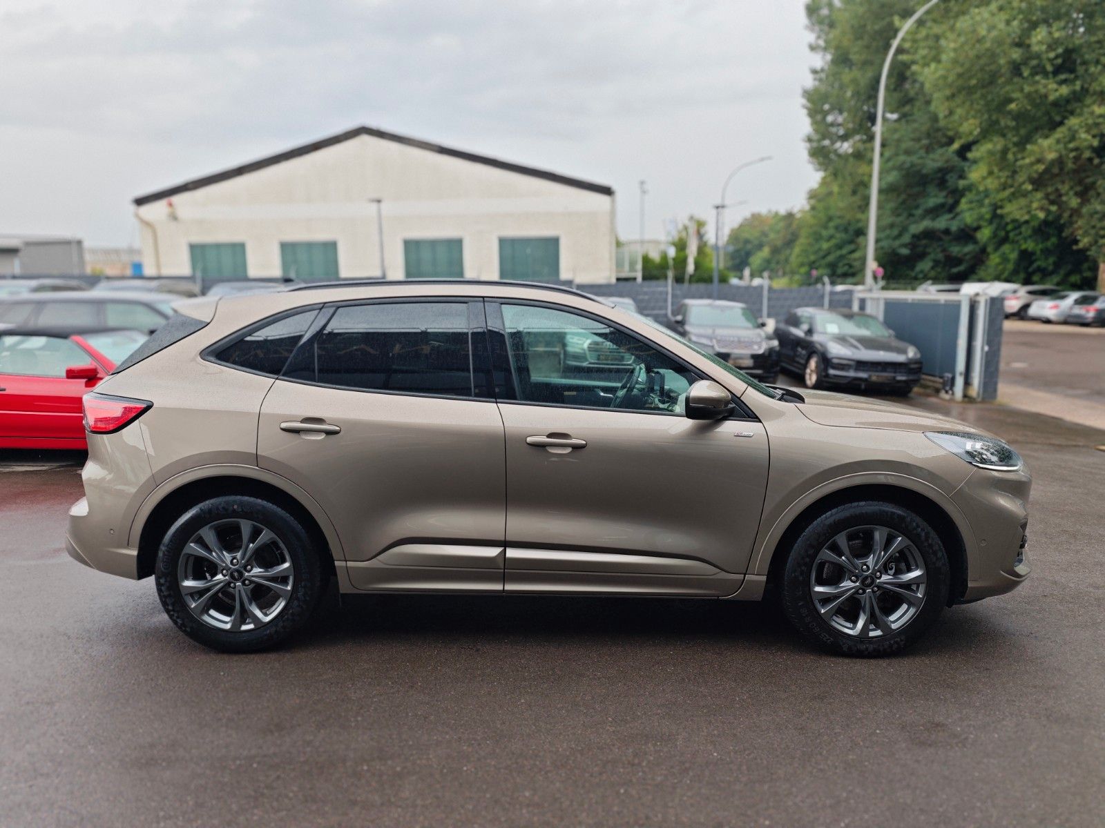 Fahrzeugabbildung Ford KUGA ST-LINE X PLUG IN HYBRID*PANO*LED*