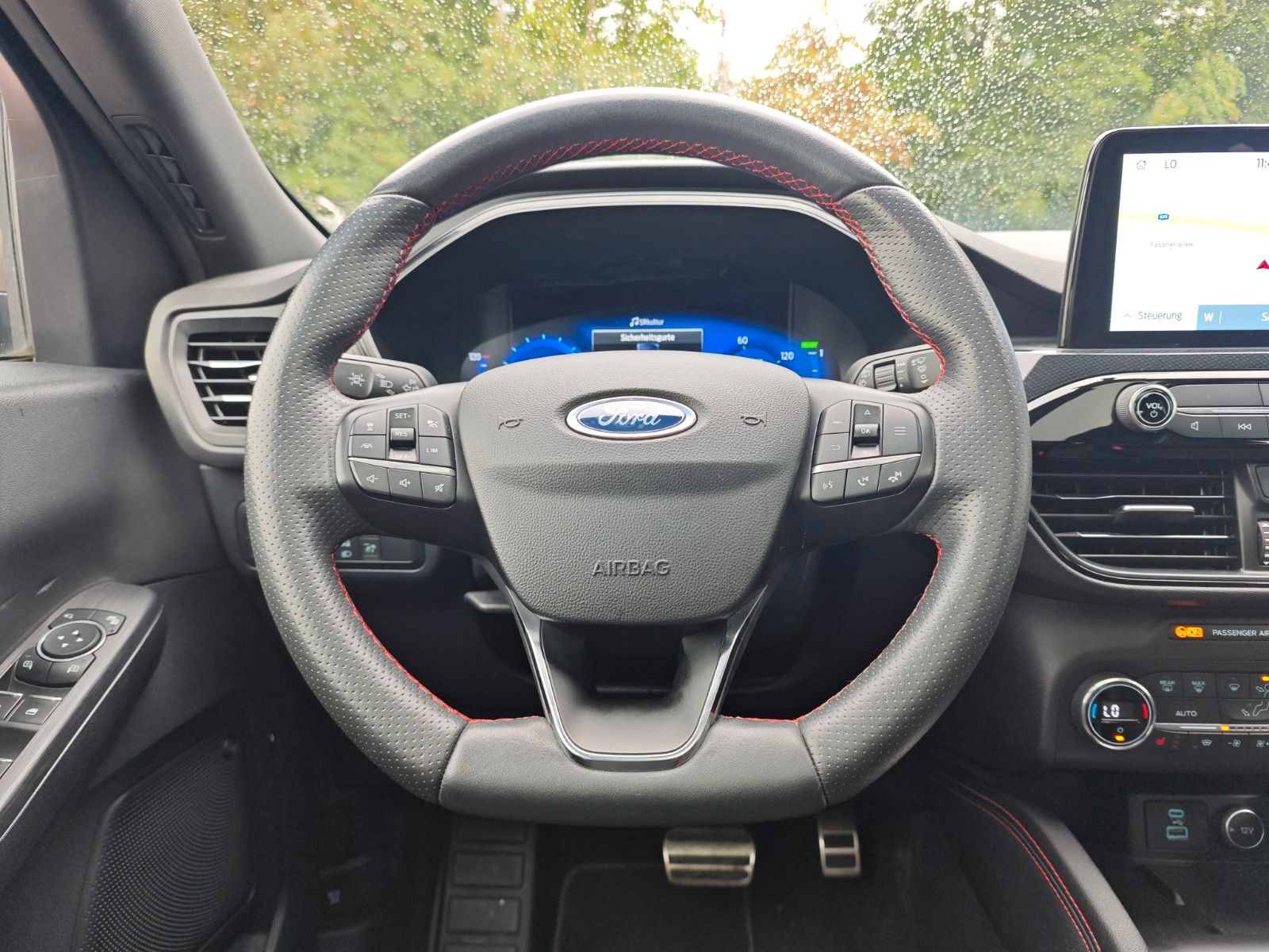 Fahrzeugabbildung Ford KUGA ST-LINE X PLUG IN HYBRID*PANO*LED*