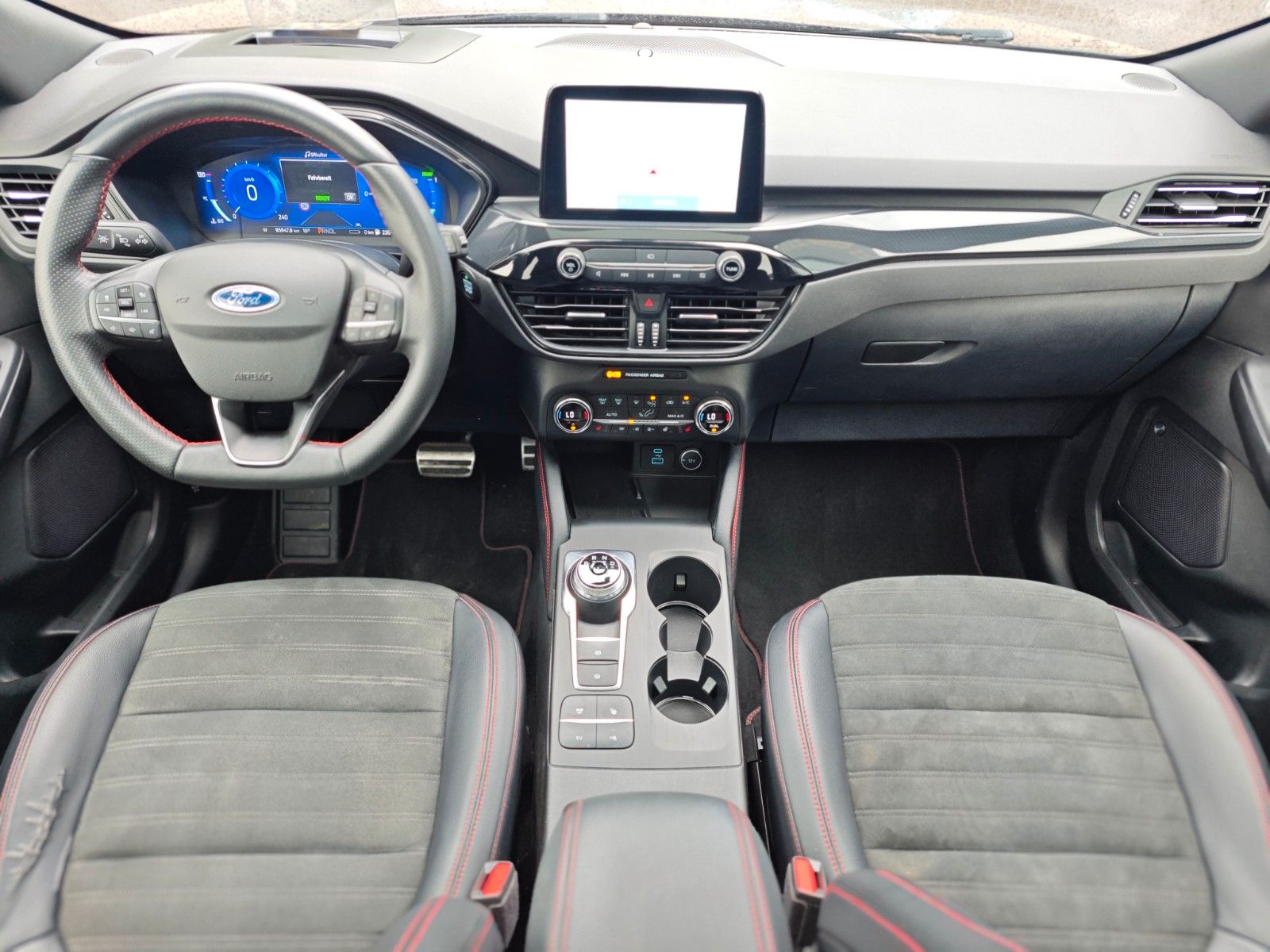 Fahrzeugabbildung Ford KUGA ST-LINE X PLUG IN HYBRID*PANO*LED*