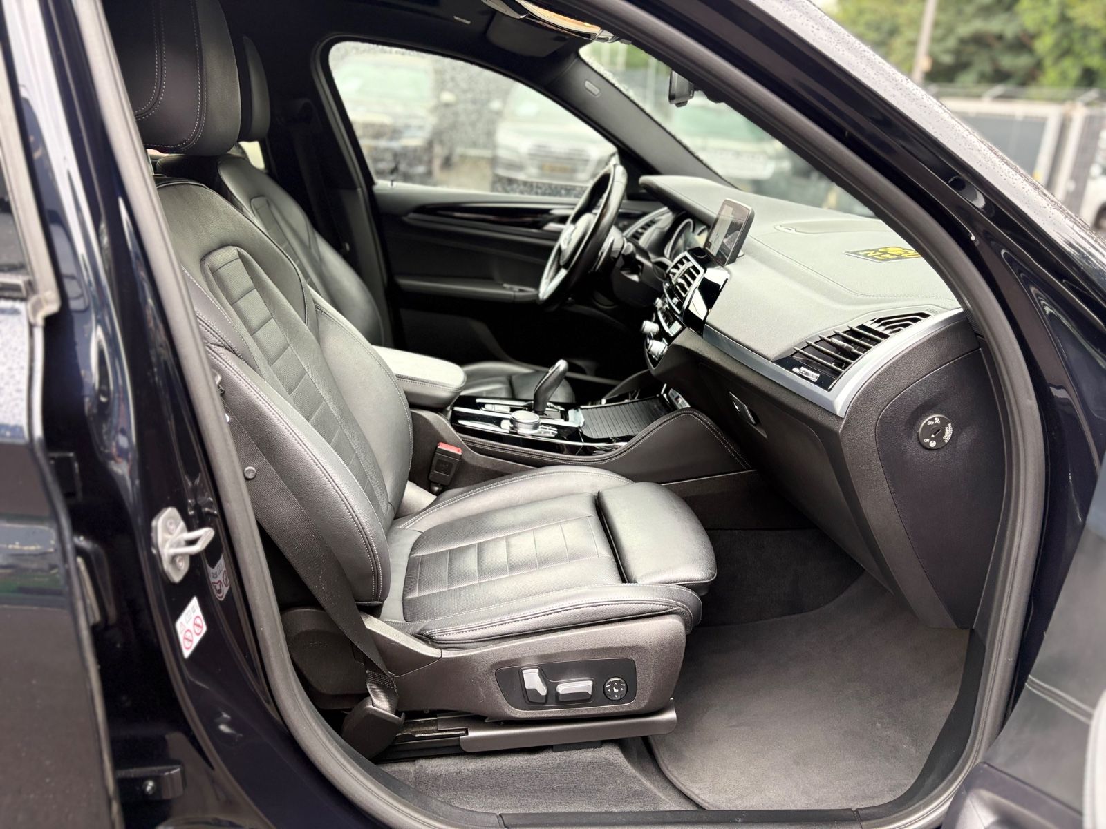 Fahrzeugabbildung BMW X4 M40i*SHADOW*BMW LIVE*PANORAMA*21.Z*360°*