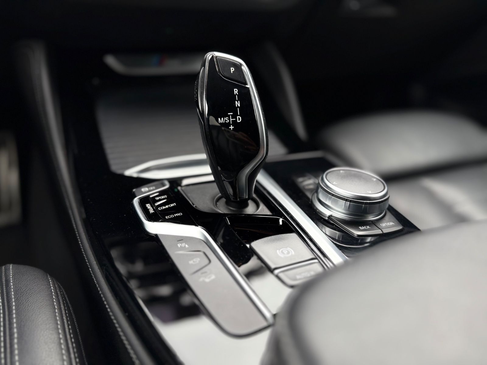 Fahrzeugabbildung BMW X4 M40i*SHADOW*BMW LIVE*PANORAMA*21.Z*360°*