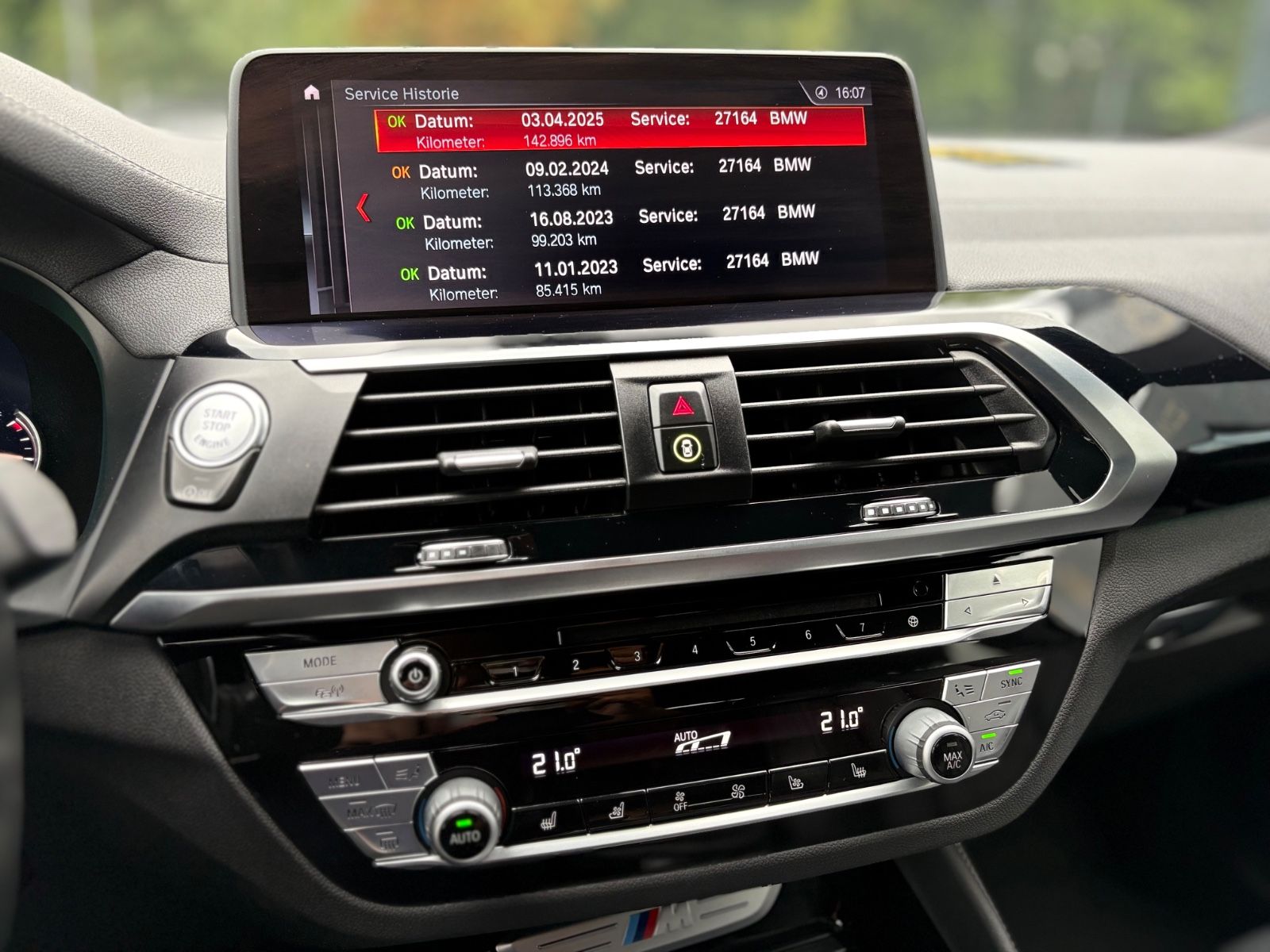 Fahrzeugabbildung BMW X4 M40i*SHADOW*BMW LIVE*PANORAMA*21.Z*360°*
