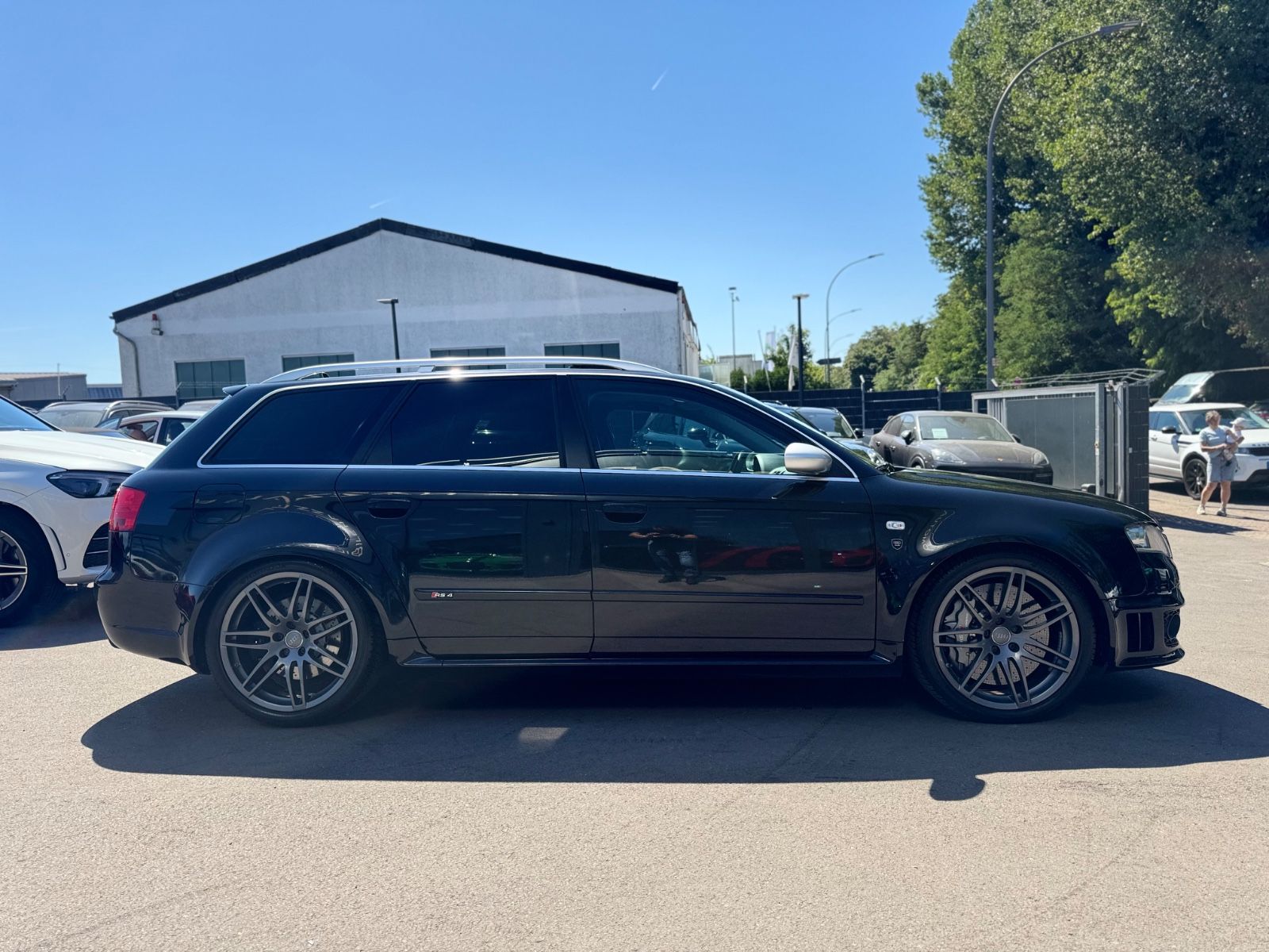 Fahrzeugabbildung Audi RS4 4.2 QUATTRO*RS-SCHALENSITZE*MILTEK*KERAMIK*