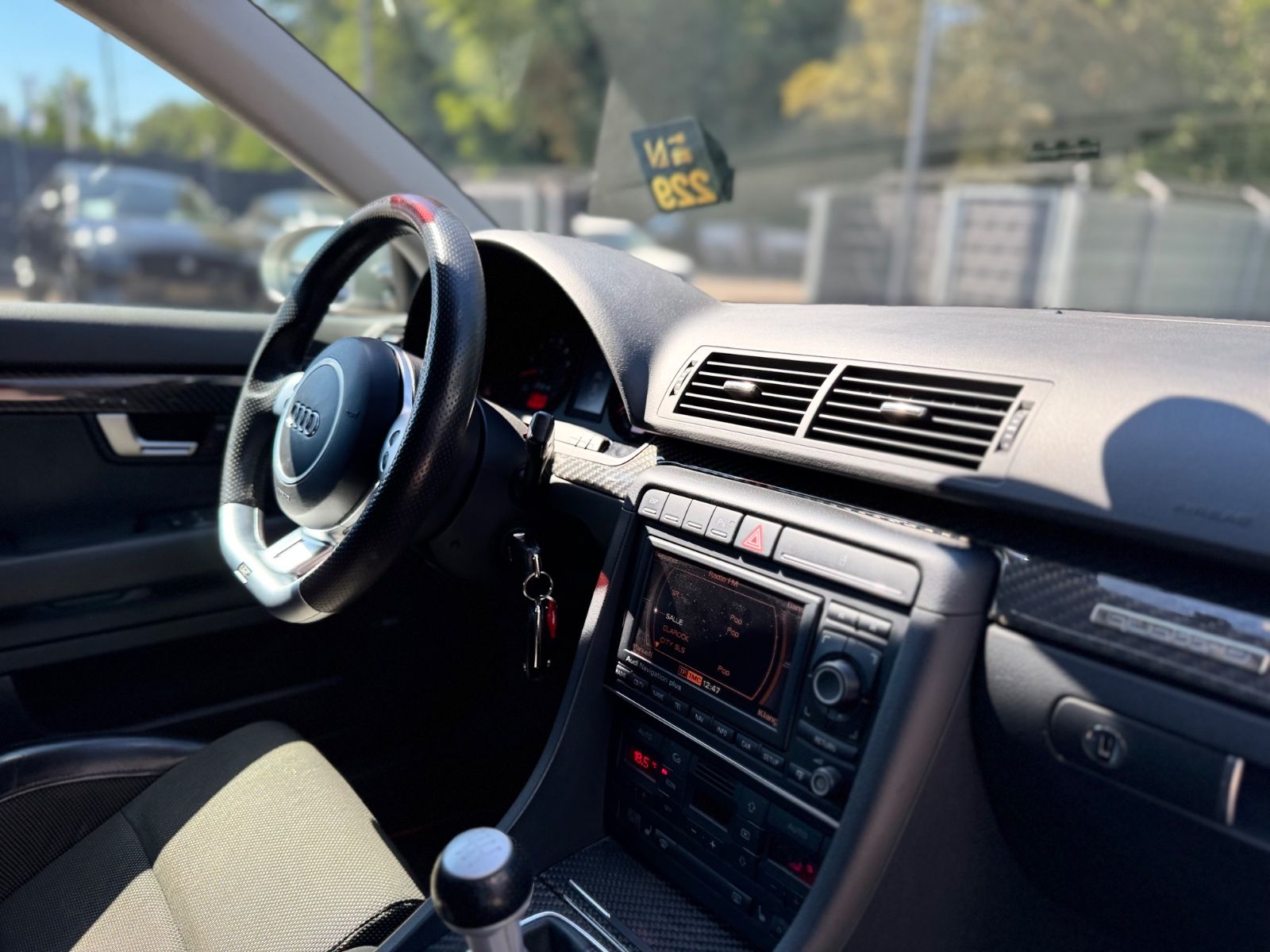 Fahrzeugabbildung Audi RS4 4.2 QUATTRO*RS-SCHALENSITZE*MILTEK*KERAMIK*