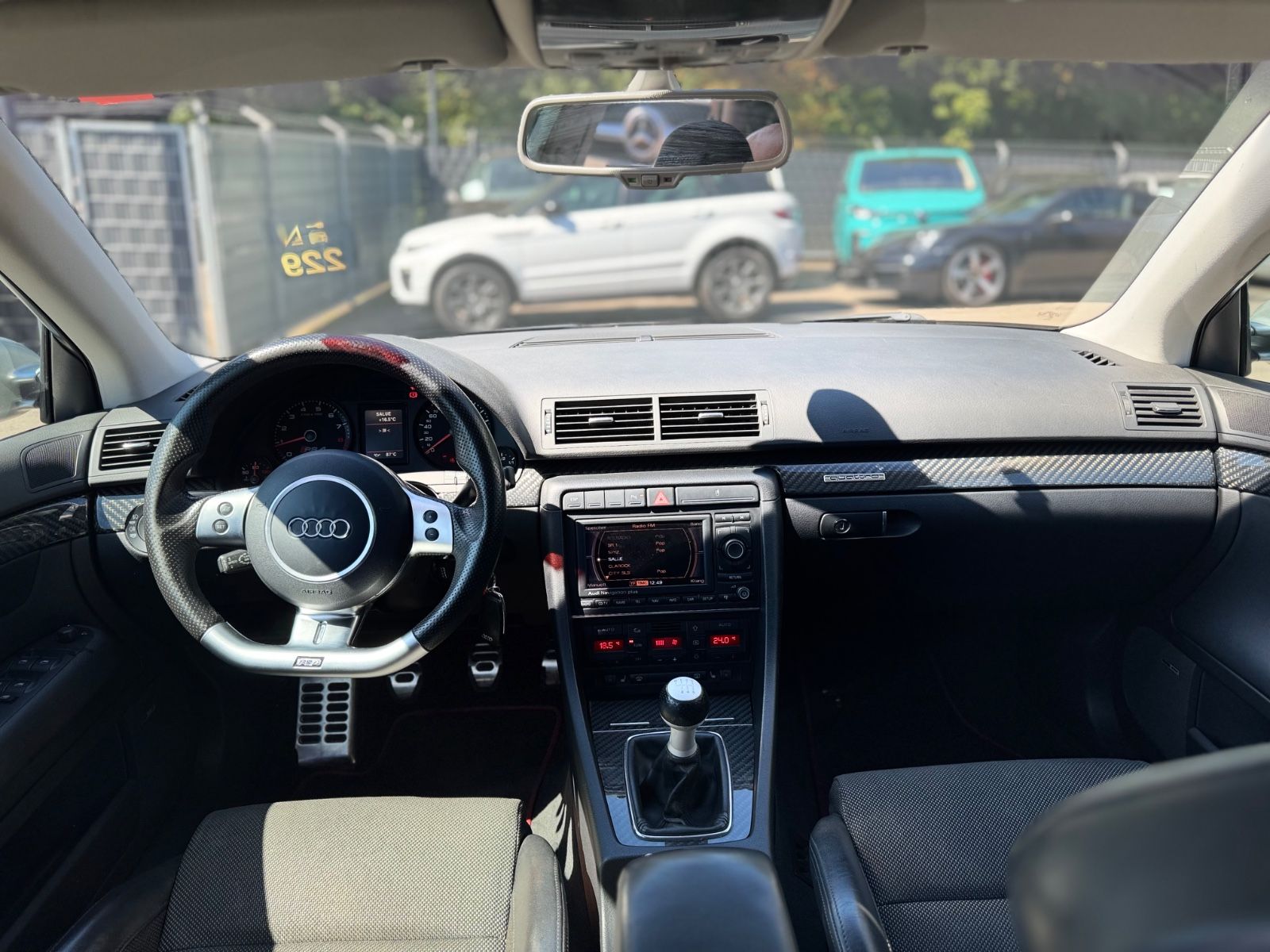 Fahrzeugabbildung Audi RS4 4.2 QUATTRO*RS-SCHALENSITZE*MILTEK*KERAMIK*