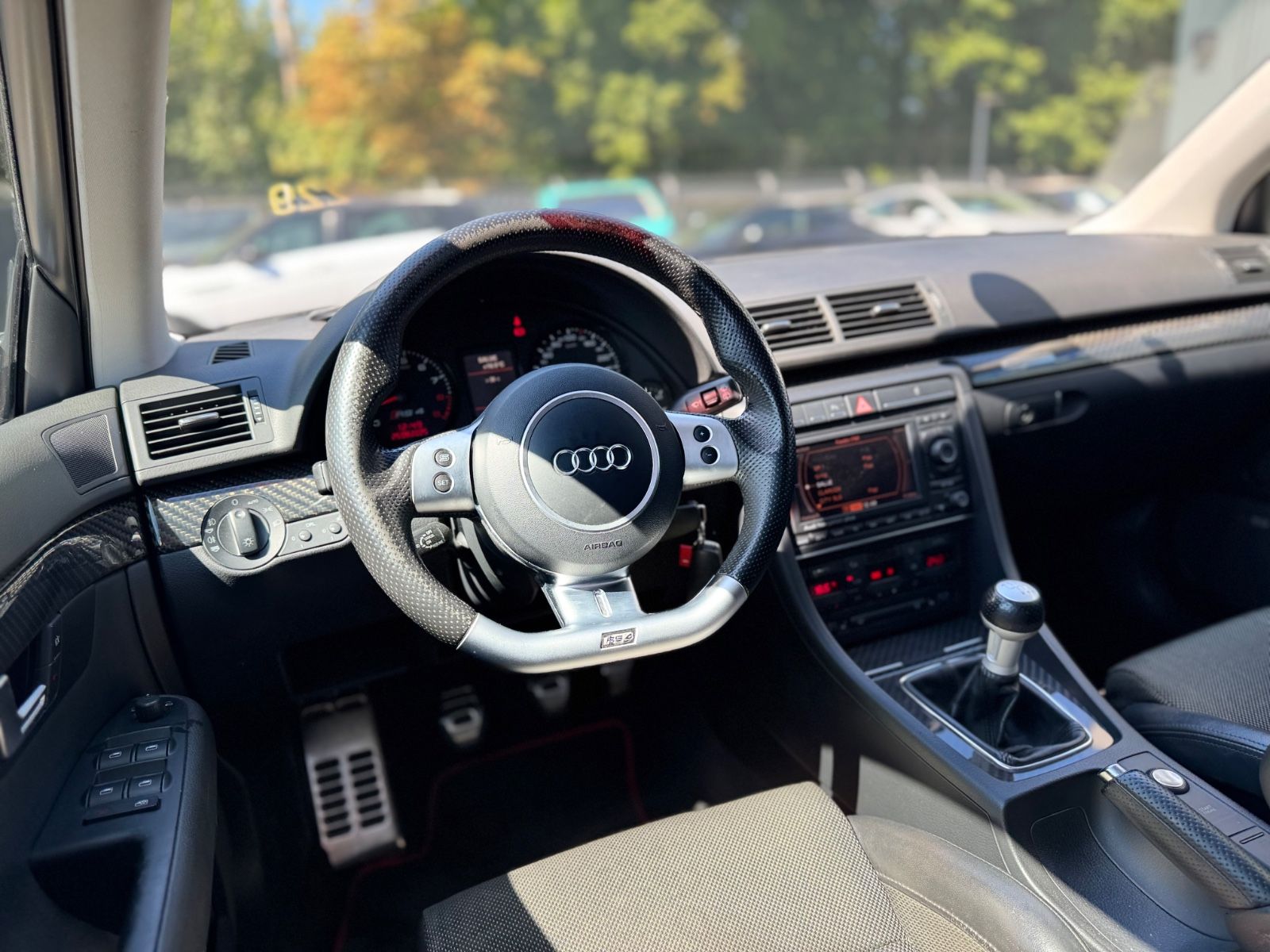 Fahrzeugabbildung Audi RS4 4.2 QUATTRO*RS-SCHALENSITZE*MILTEK*KERAMIK*