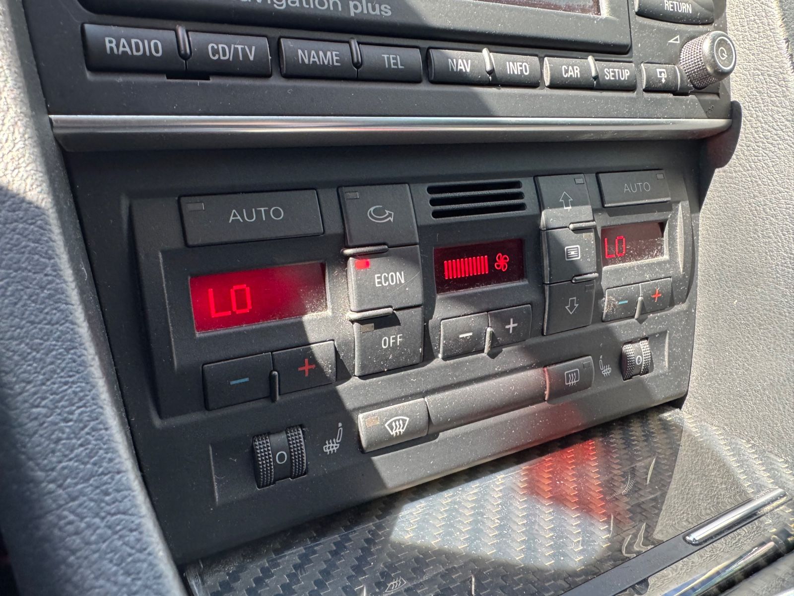 Fahrzeugabbildung Audi RS4 4.2 QUATTRO*RS-SCHALENSITZE*MILTEK*KERAMIK*