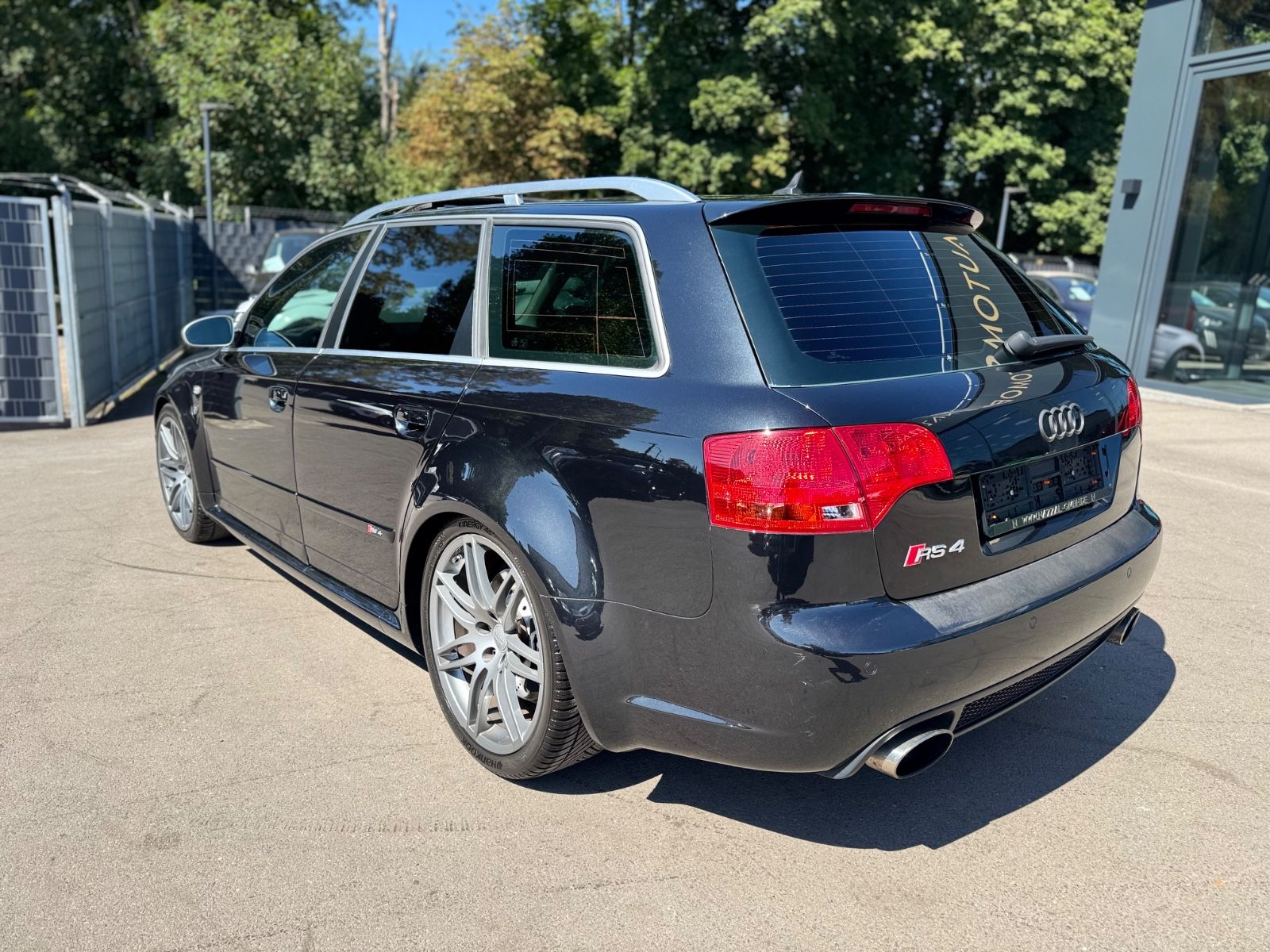 Fahrzeugabbildung Audi RS4 4.2 QUATTRO*RS-SCHALENSITZE*MILTEK*KERAMIK*