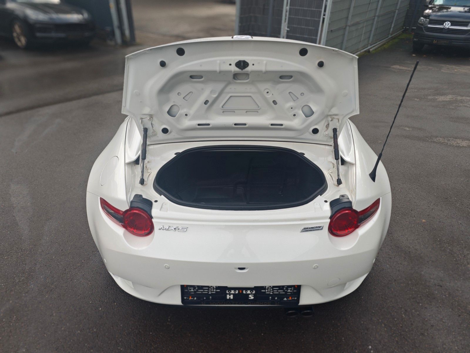 Fahrzeugabbildung Mazda MX-5 SPORT-LINE RF*AUT*MATRIX*LEDER*KAMERA*TOP