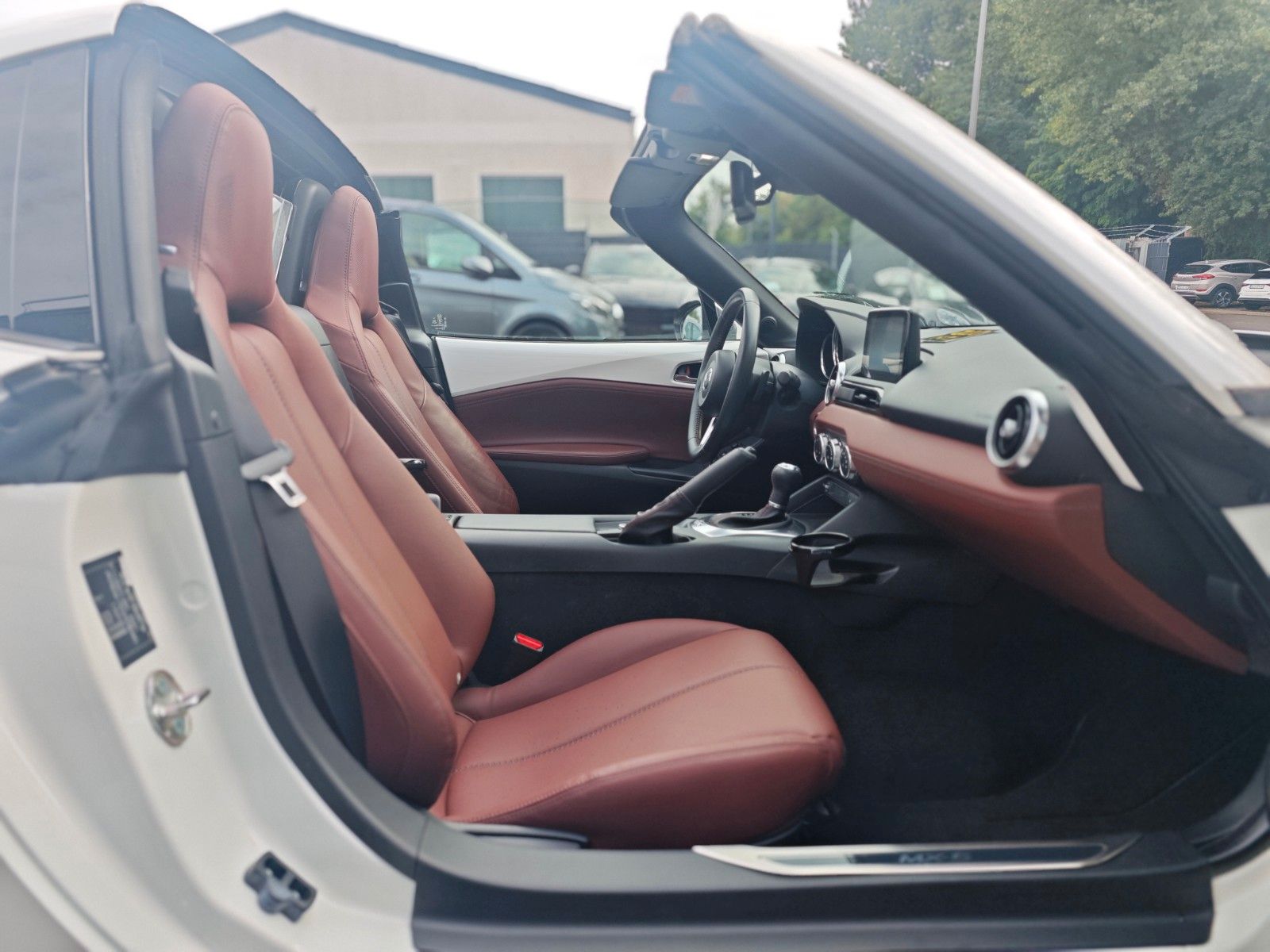Fahrzeugabbildung Mazda MX-5 SPORT-LINE RF*AUT*MATRIX*LEDER*KAMERA*TOP