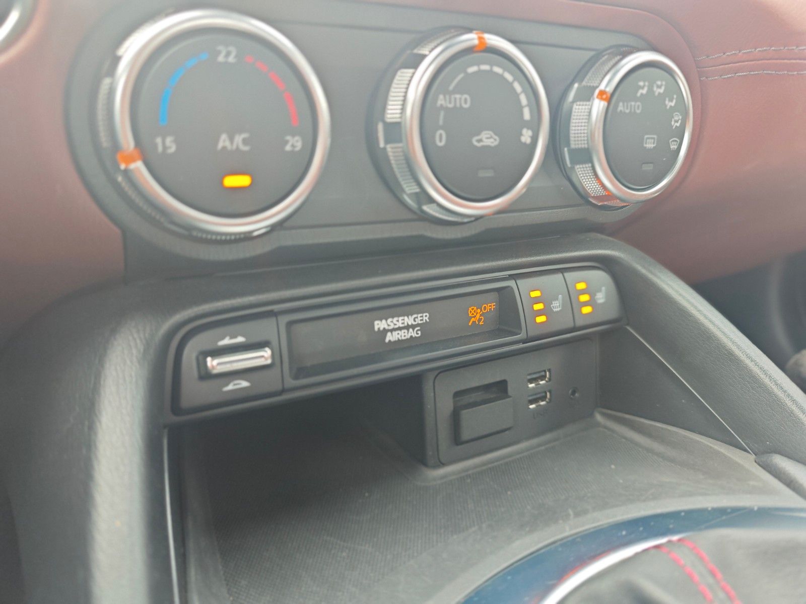 Fahrzeugabbildung Mazda MX-5 SPORT-LINE RF*AUT*MATRIX*LEDER*KAMERA*TOP