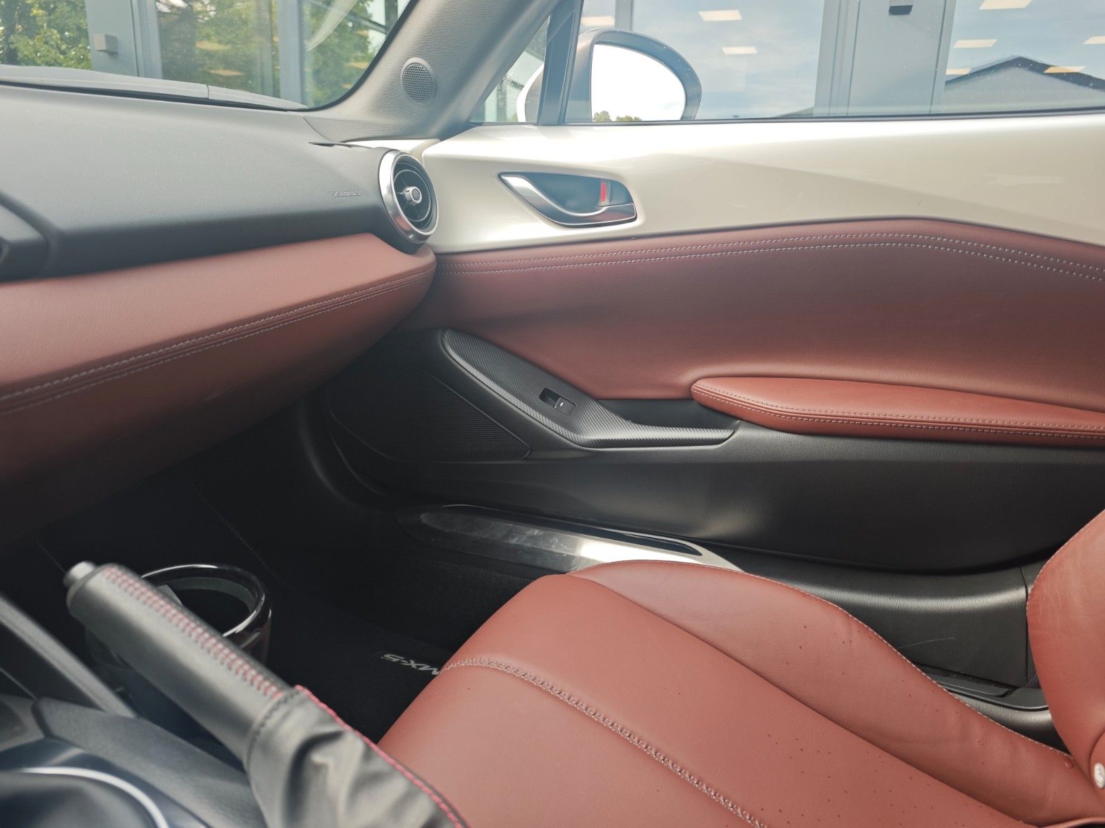Fahrzeugabbildung Mazda MX-5 SPORT-LINE RF*AUT*MATRIX*LEDER*KAMERA*TOP