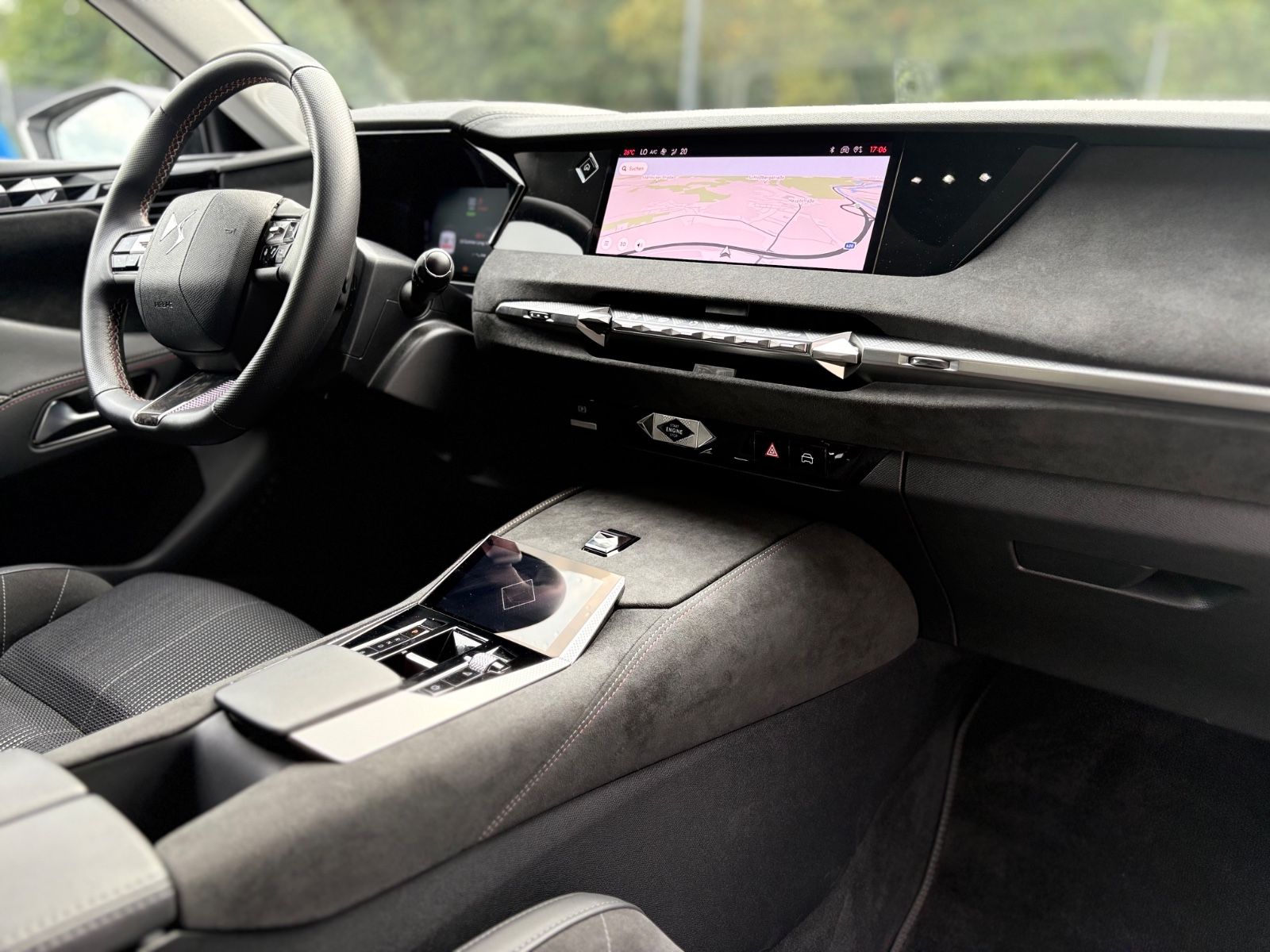 Fahrzeugabbildung DS Automobiles DS4  PERFORMANCE LINE +ALCANTARA*LED*PANORAMA*