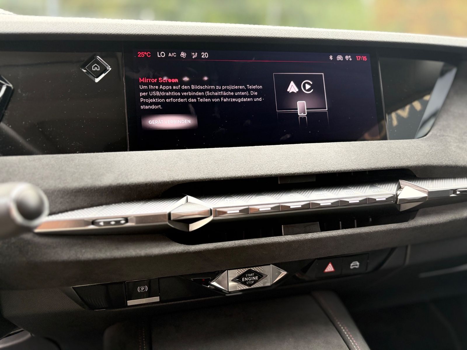 Fahrzeugabbildung DS Automobiles DS4  PERFORMANCE LINE +ALCANTARA*LED*PANORAMA*