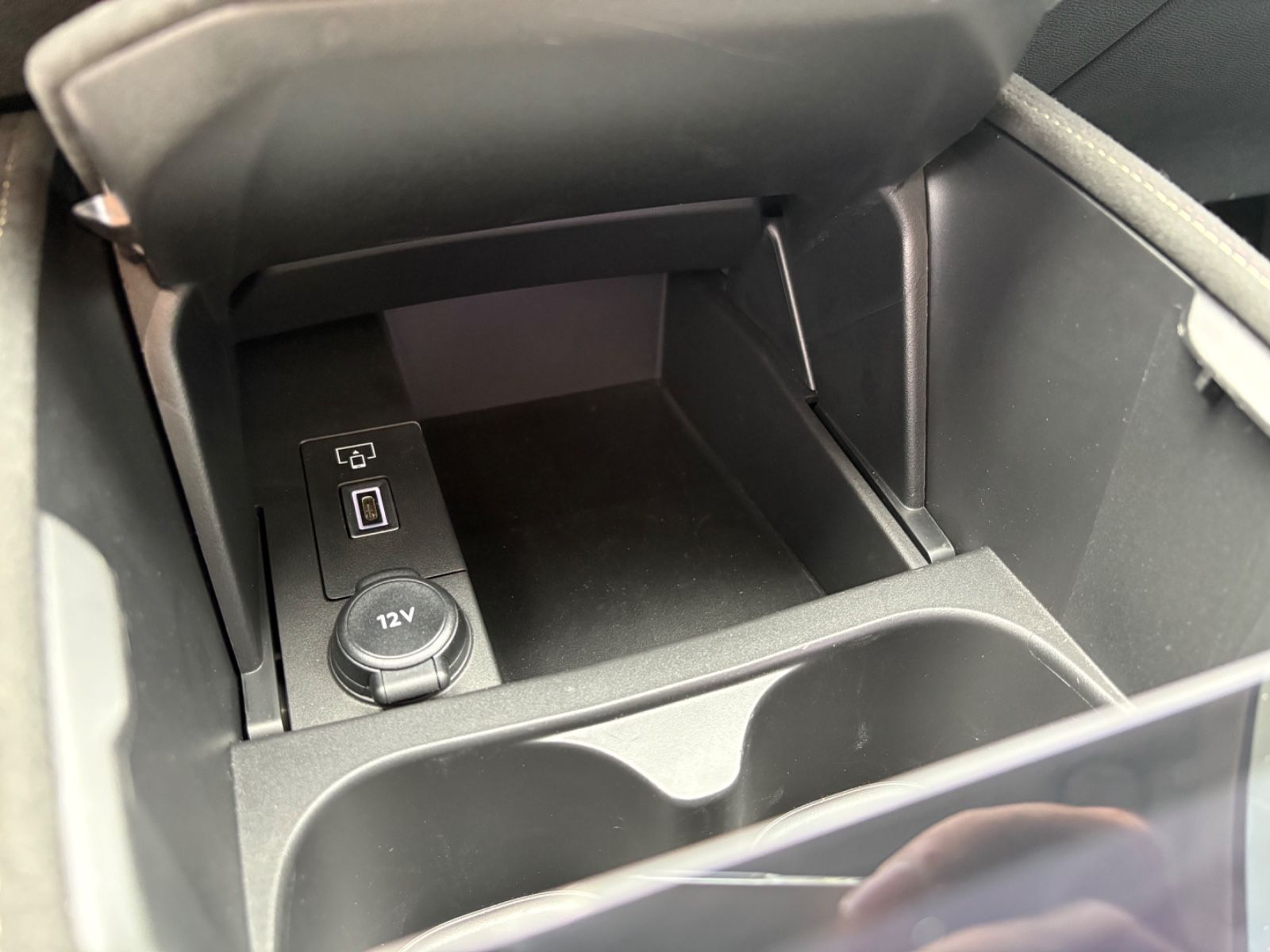 Fahrzeugabbildung DS Automobiles DS4  PERFORMANCE LINE +ALCANTARA*LED*PANORAMA*
