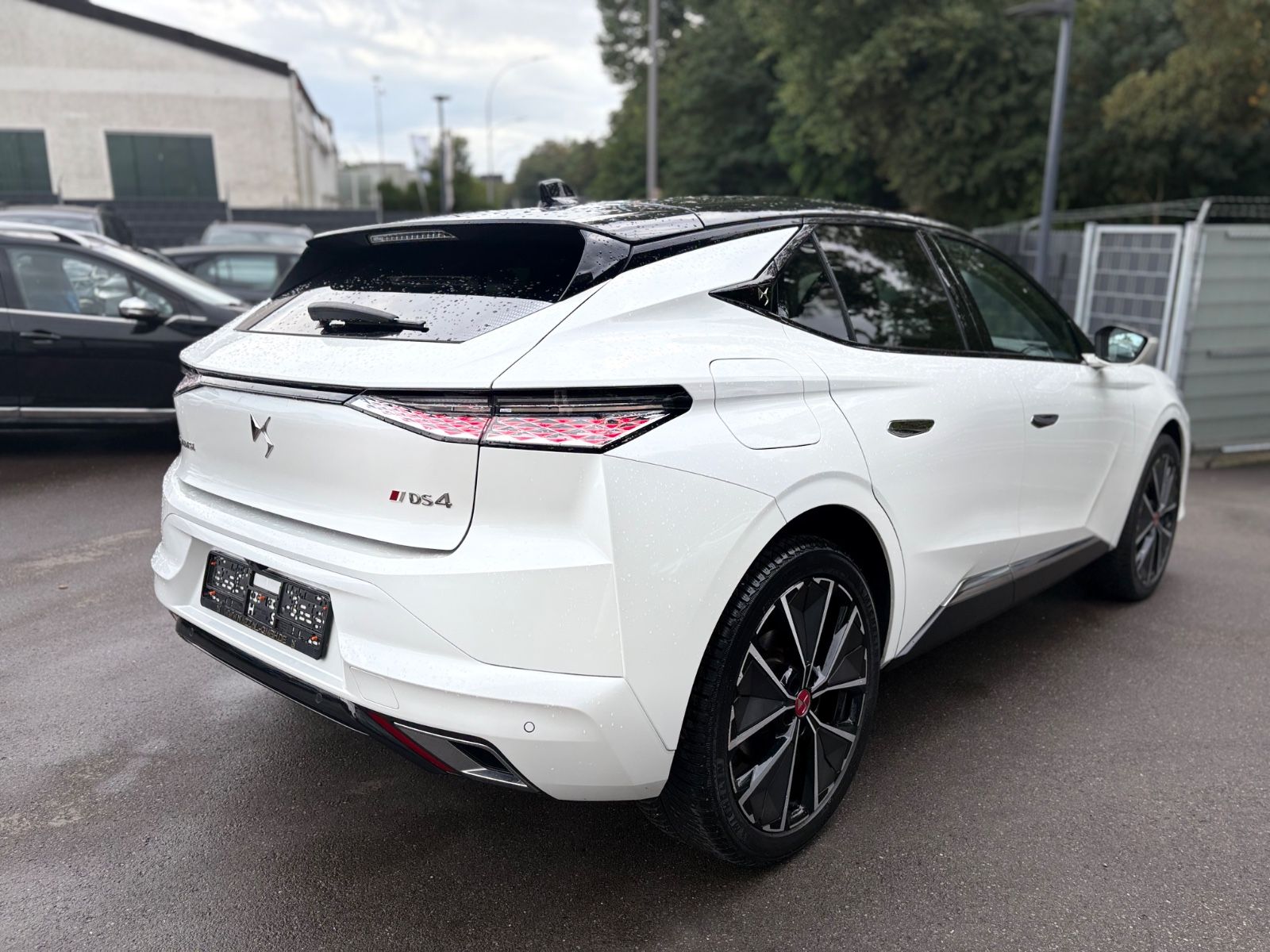 Fahrzeugabbildung DS Automobiles DS4  PERFORMANCE LINE +ALCANTARA*LED*PANORAMA*