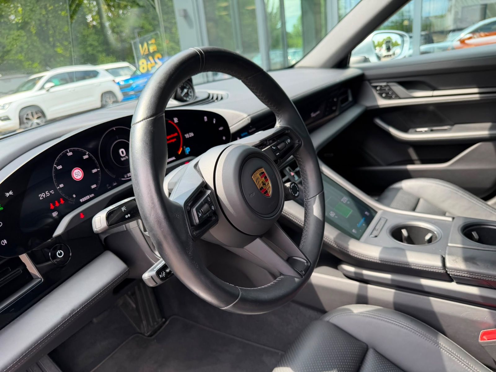 Fahrzeugabbildung Porsche TAYCAN 4S *SPORT-CHRONO*SPORT-DESIGN*PANO*LUFT*