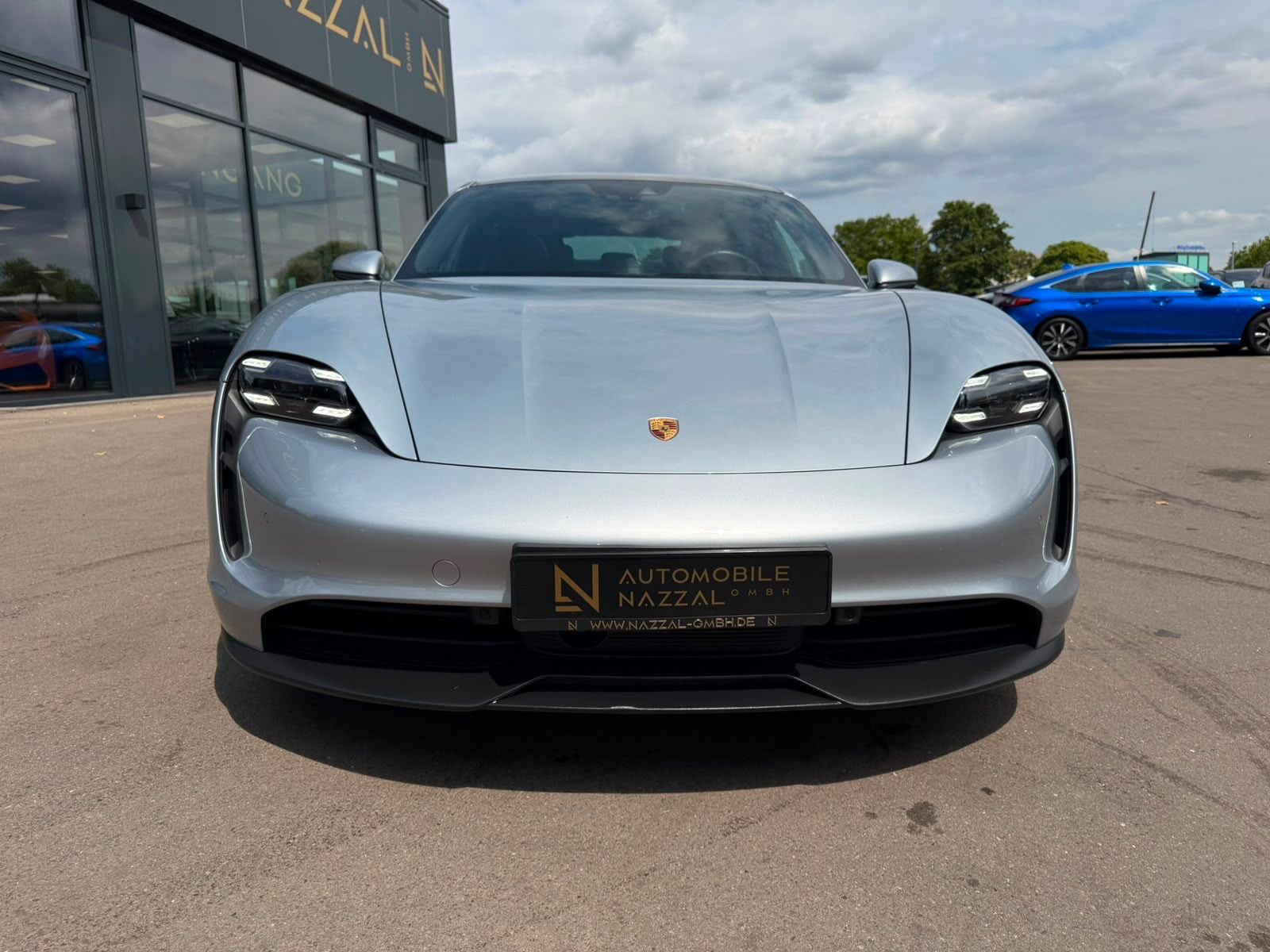 Fahrzeugabbildung Porsche TAYCAN 4S *SPORT-CHRONO*SPORT-DESIGN*PANO*LUFT*