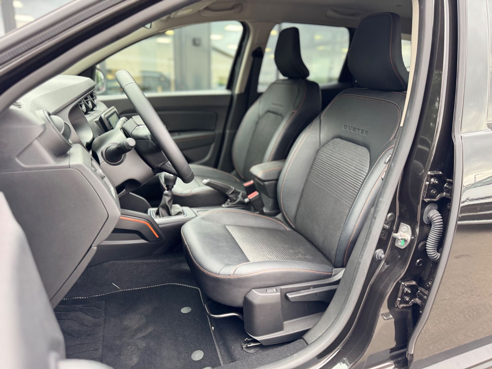 Fahrzeugabbildung Dacia DUSTER II EXTREME*VOLL-LED*TEILLEDER*LPG*