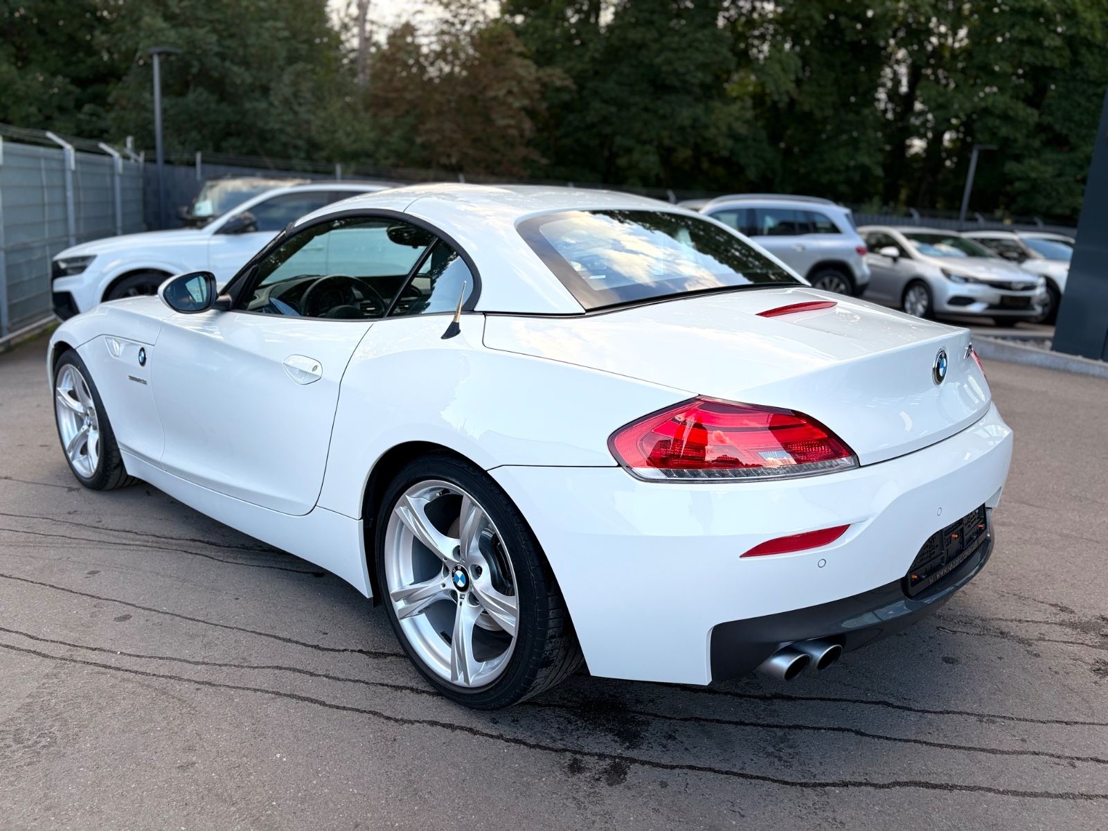 Fahrzeugabbildung BMW Z4 *M-SPORTPAKET*2.HAND*LEDER*NAVI*XENON*