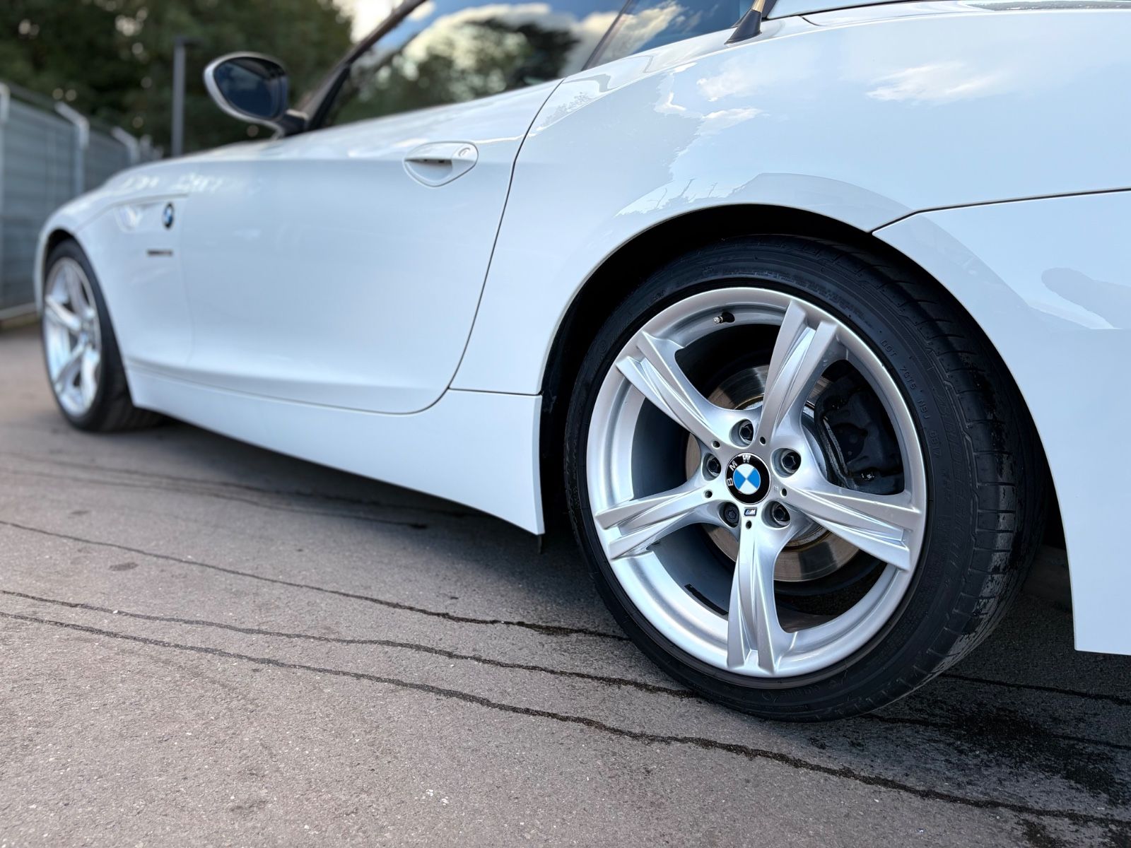 Fahrzeugabbildung BMW Z4 *M-SPORTPAKET*2.HAND*LEDER*NAVI*XENON*