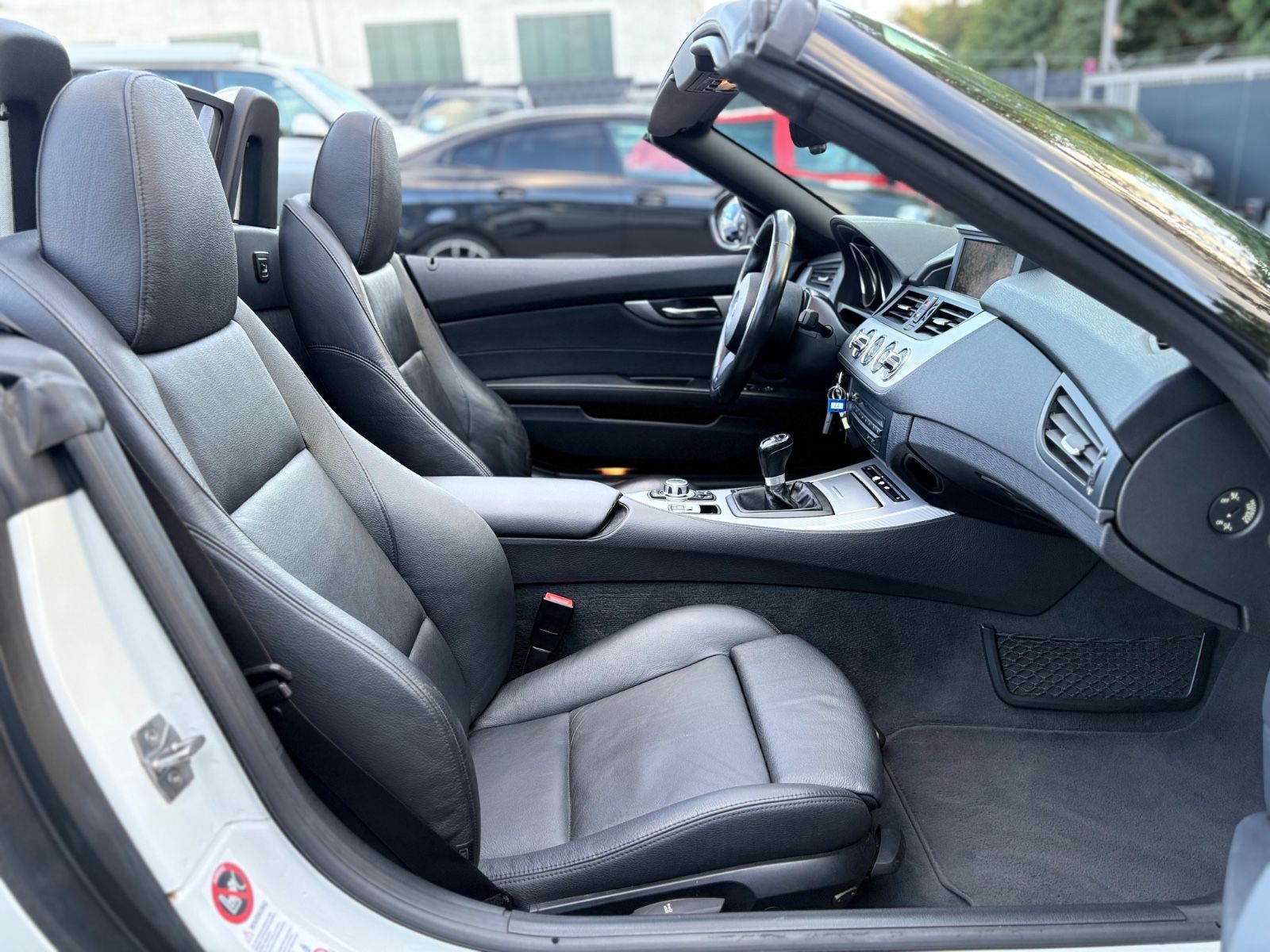 Fahrzeugabbildung BMW Z4 *M-SPORTPAKET*2.HAND*LEDER*NAVI*XENON*