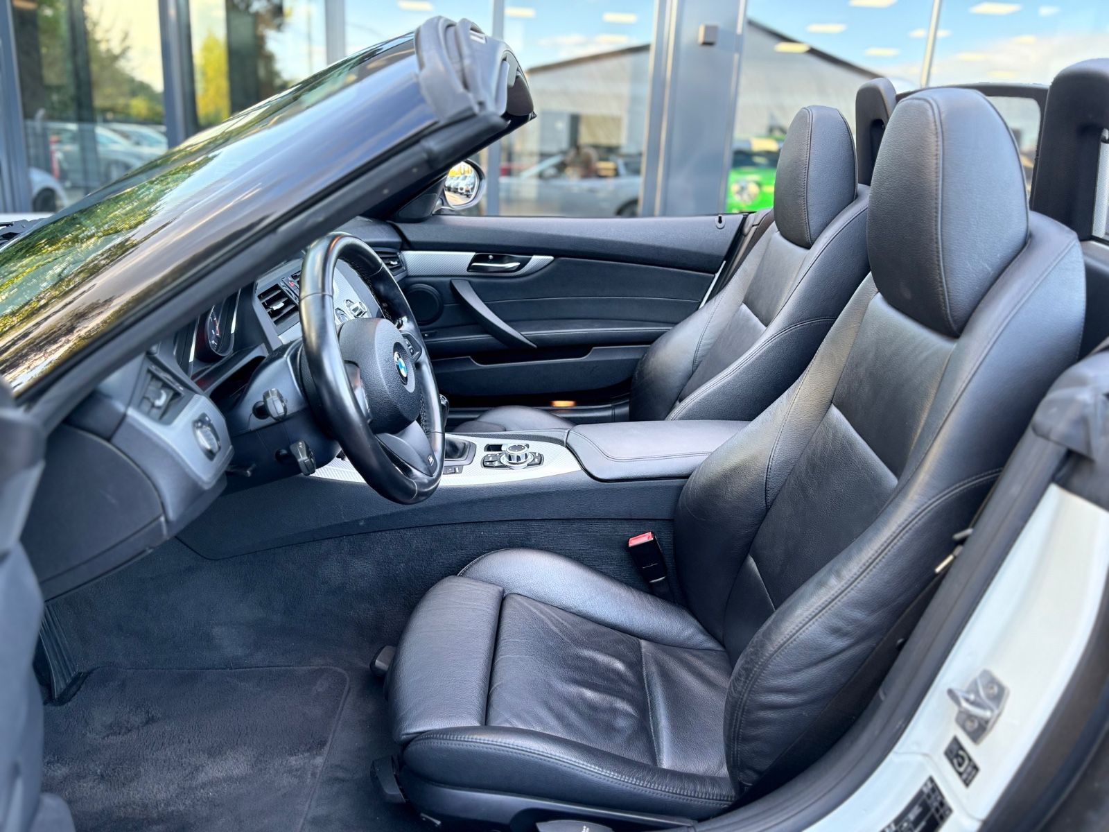 Fahrzeugabbildung BMW Z4 *M-SPORTPAKET*2.HAND*LEDER*NAVI*XENON*