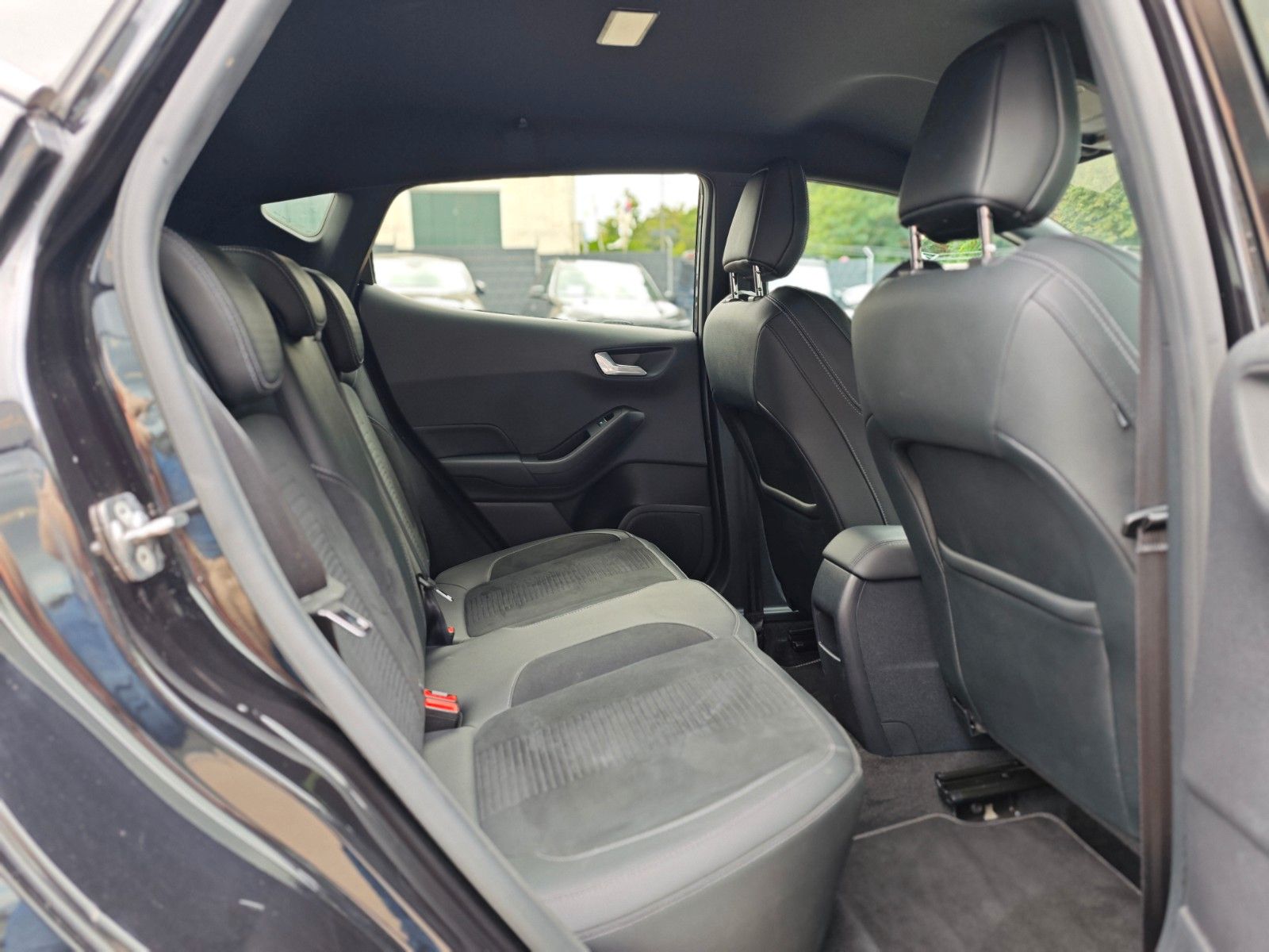 Fahrzeugabbildung Ford FIESTA ST *PERFORMANCE*LED*RECARO*MILTEK*