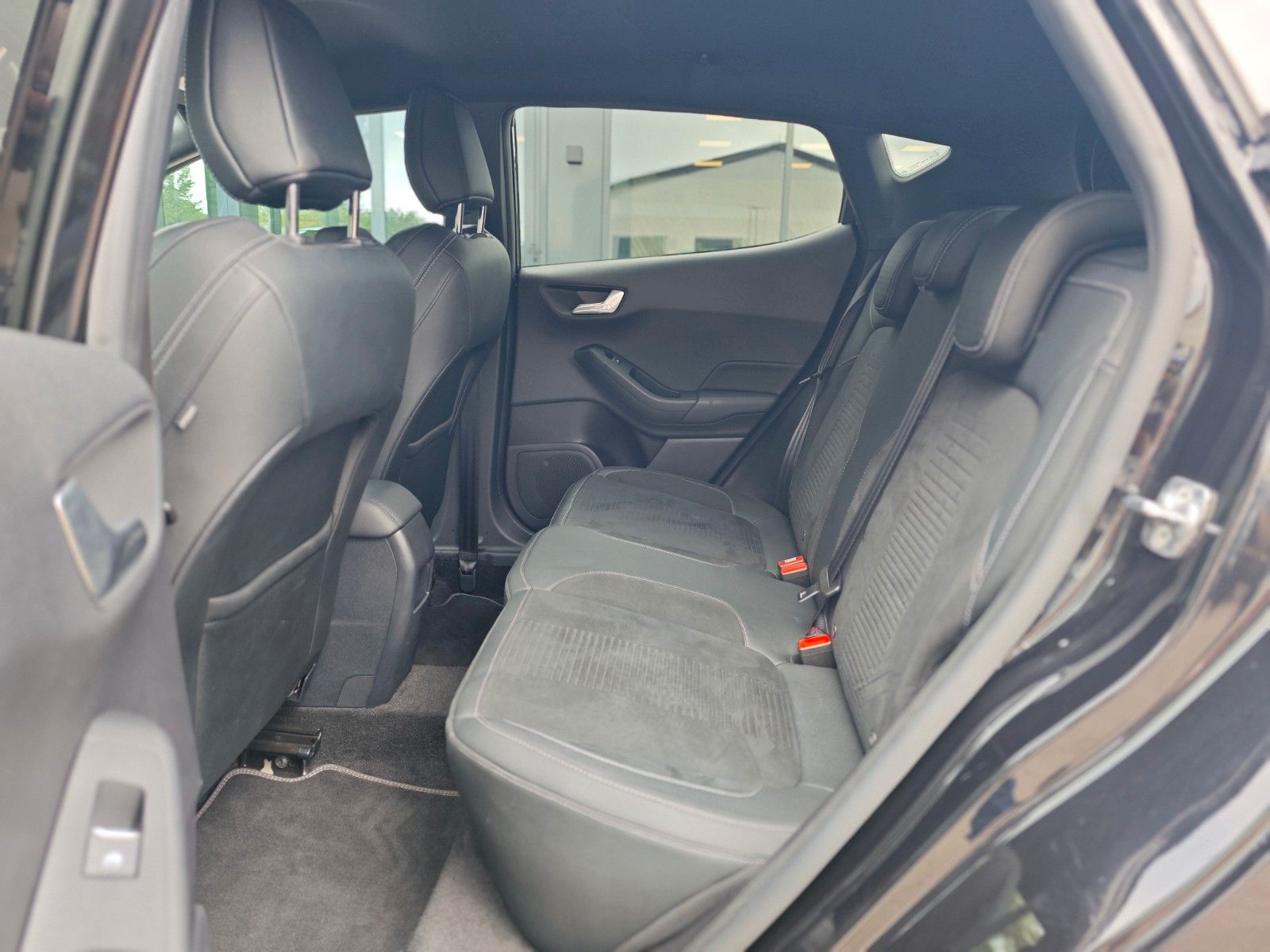 Fahrzeugabbildung Ford FIESTA ST *PERFORMANCE*LED*RECARO*MILTEK*