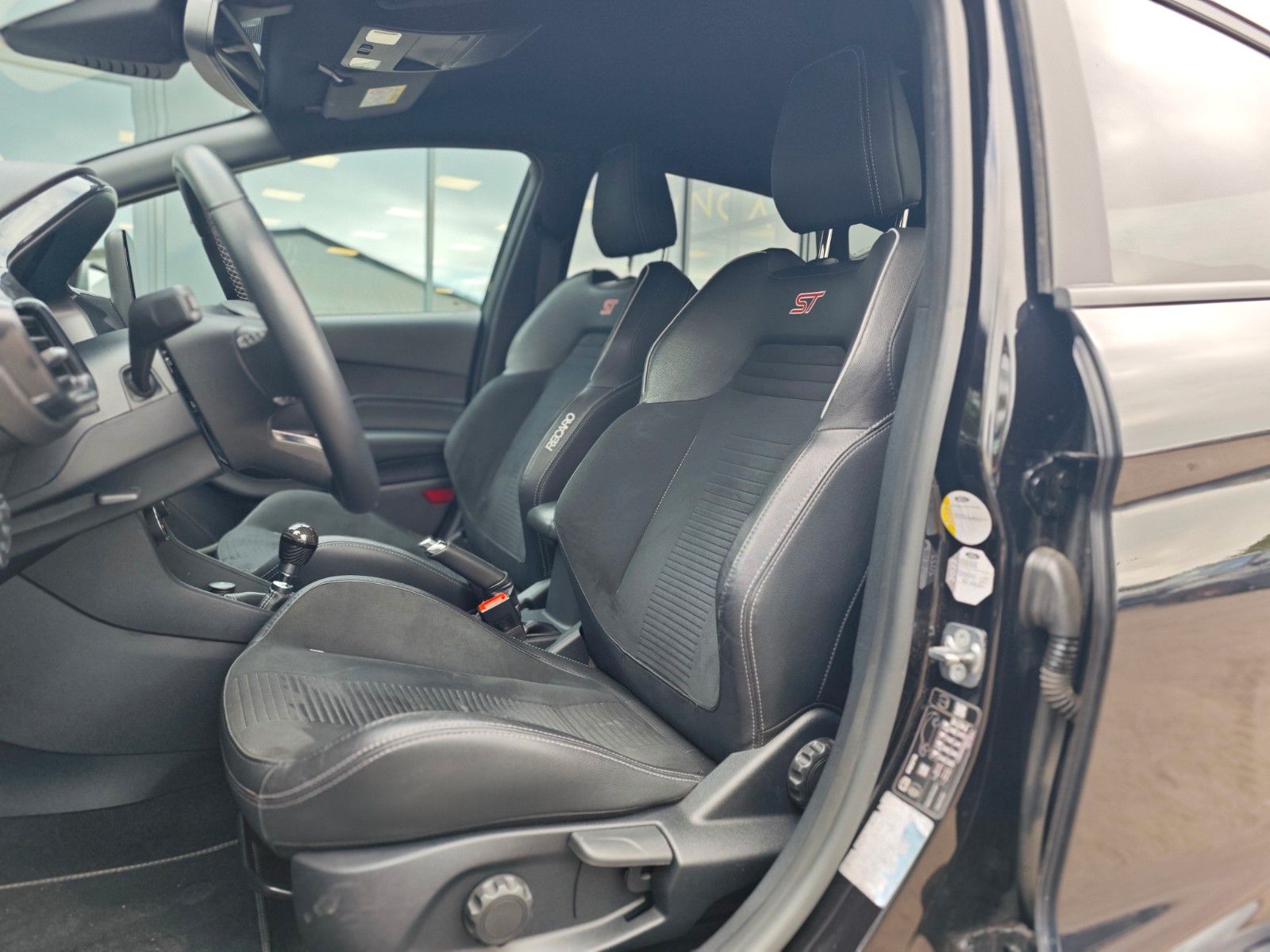 Fahrzeugabbildung Ford FIESTA ST *PERFORMANCE*LED*RECARO*MILTEK*