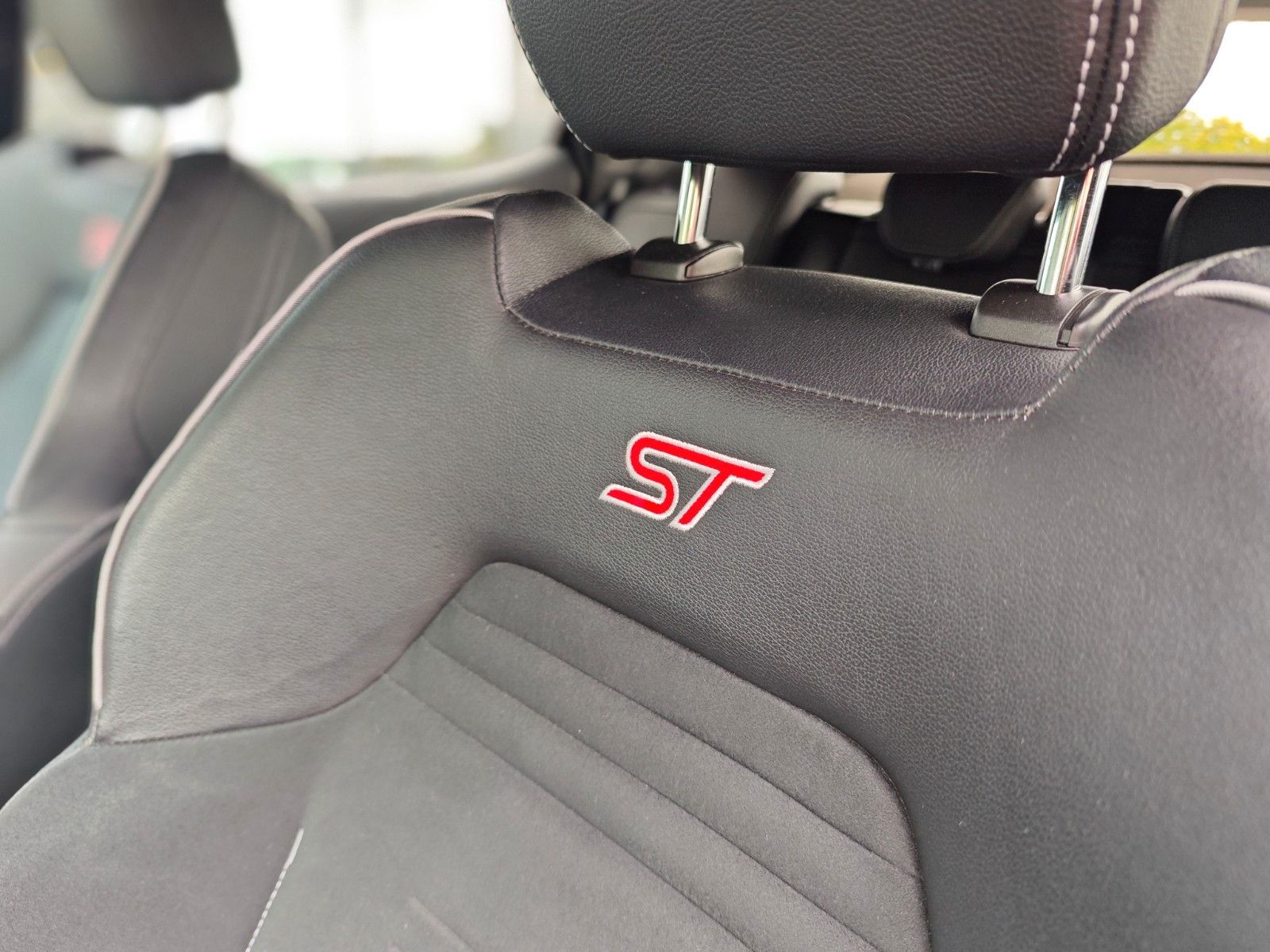 Fahrzeugabbildung Ford FIESTA ST *PERFORMANCE*LED*RECARO*MILTEK*