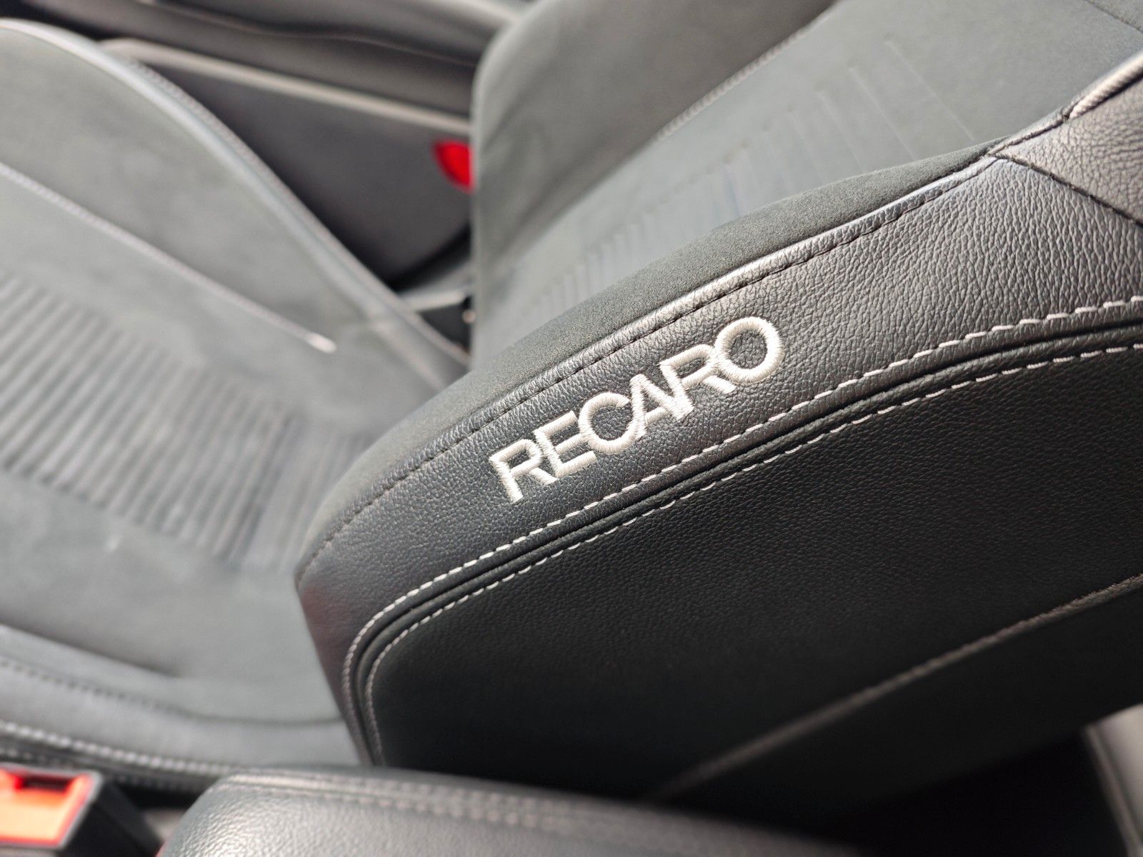 Fahrzeugabbildung Ford FIESTA ST *PERFORMANCE*LED*RECARO*MILTEK*