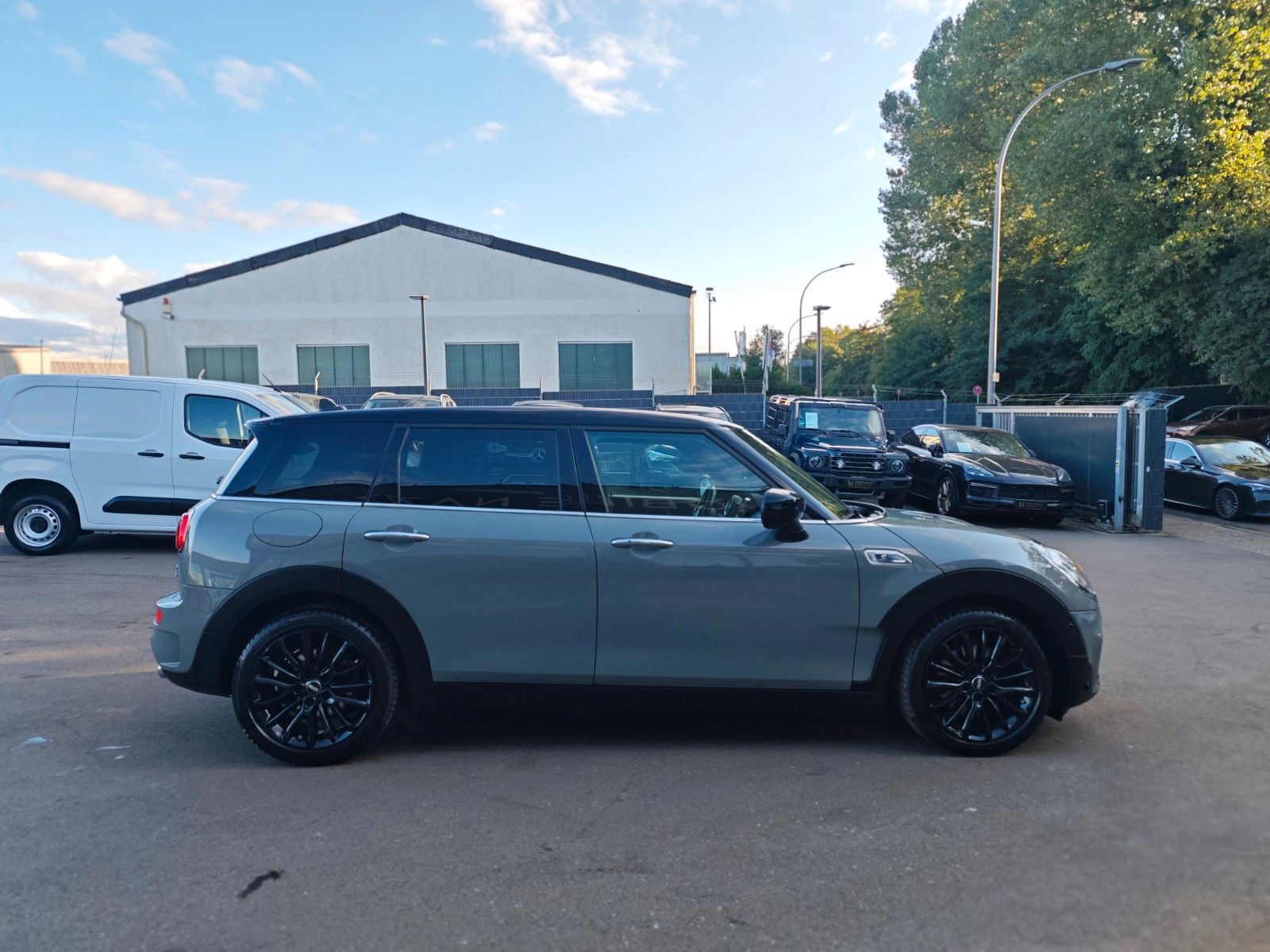 Fahrzeugabbildung MINI COOPER S CLUBMAN*AUT*VOLL-LED*PDC*SHZ*GREY