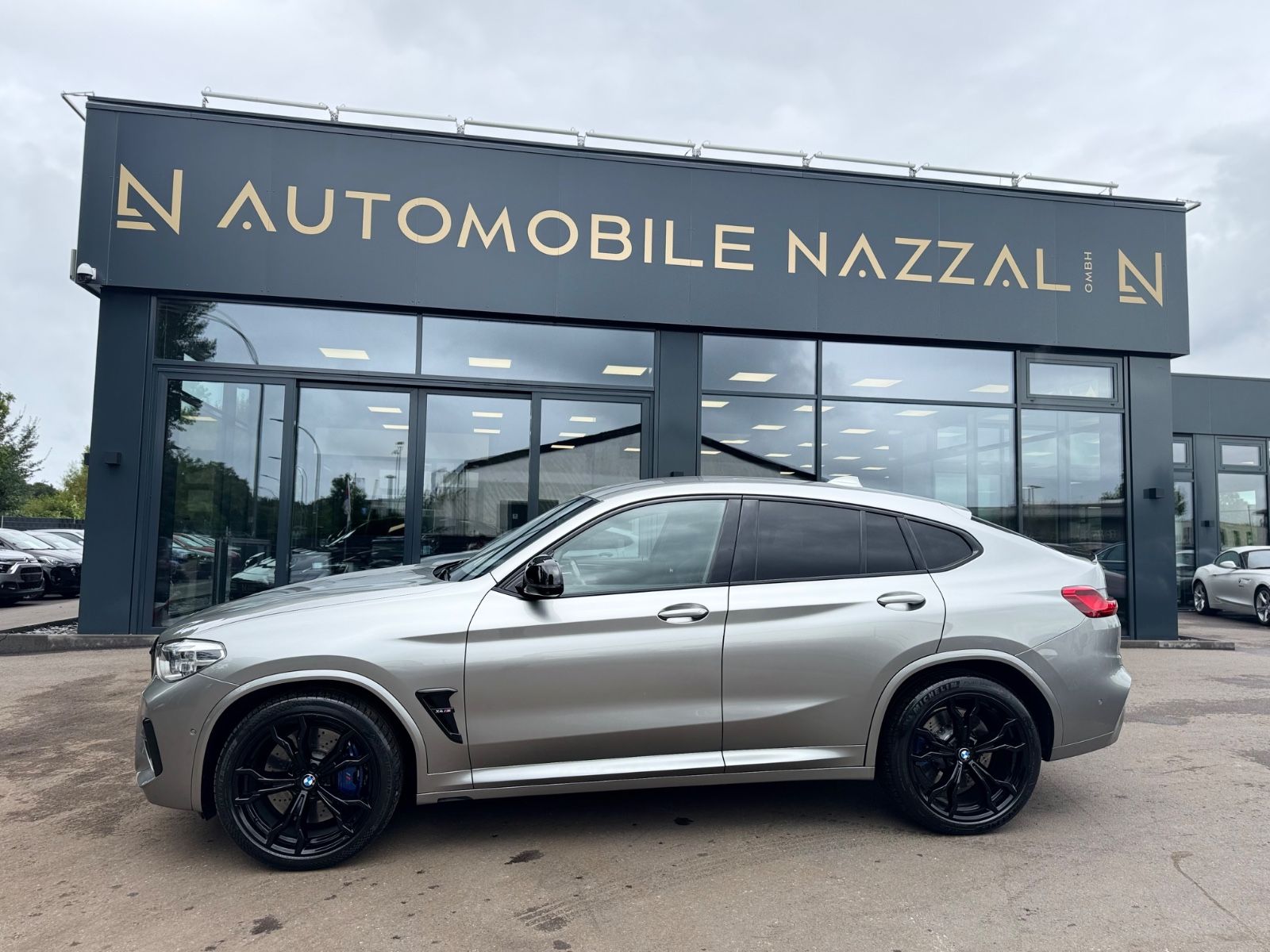 Fahrzeugabbildung BMW X4M COMPETITION*CARBON*360°*21.Z*HEAD-UP*