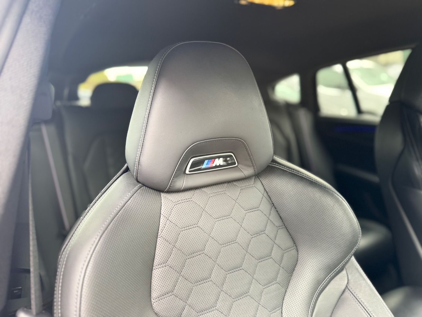 Fahrzeugabbildung BMW X4M COMPETITION*CARBON*360°*21.Z*HEAD-UP*