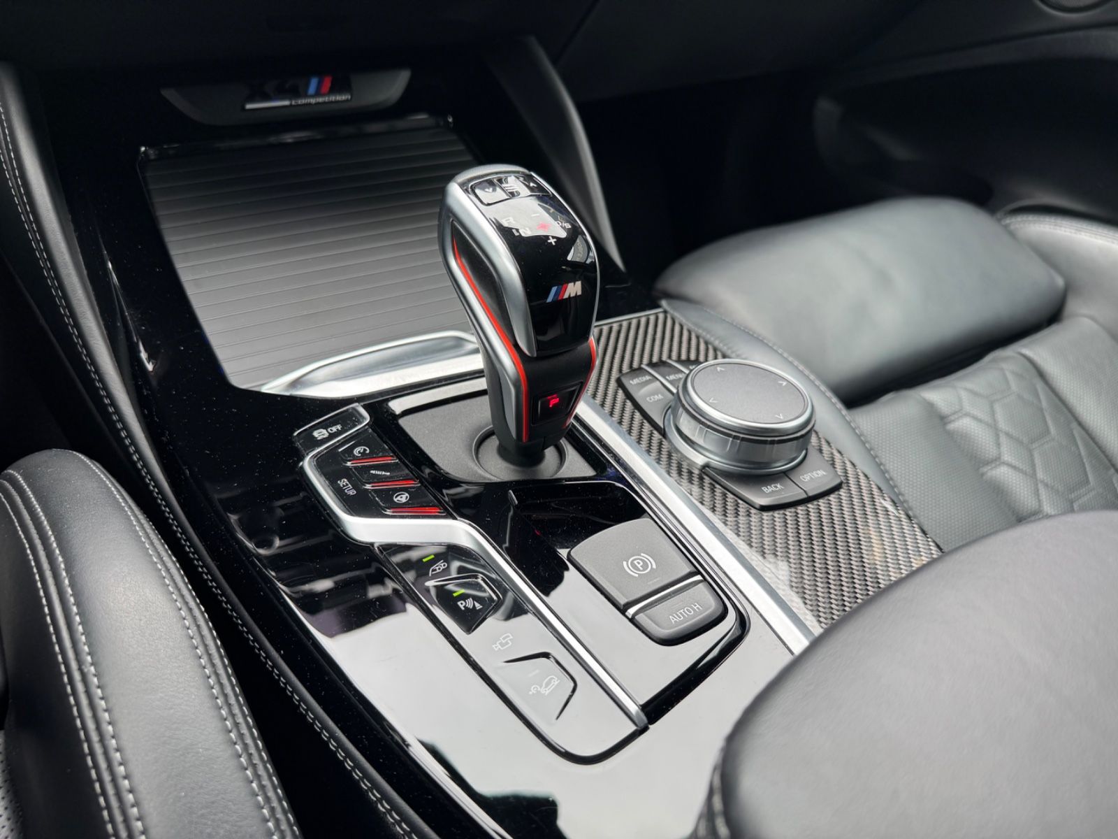 Fahrzeugabbildung BMW X4M COMPETITION*CARBON*360°*21.Z*HEAD-UP*