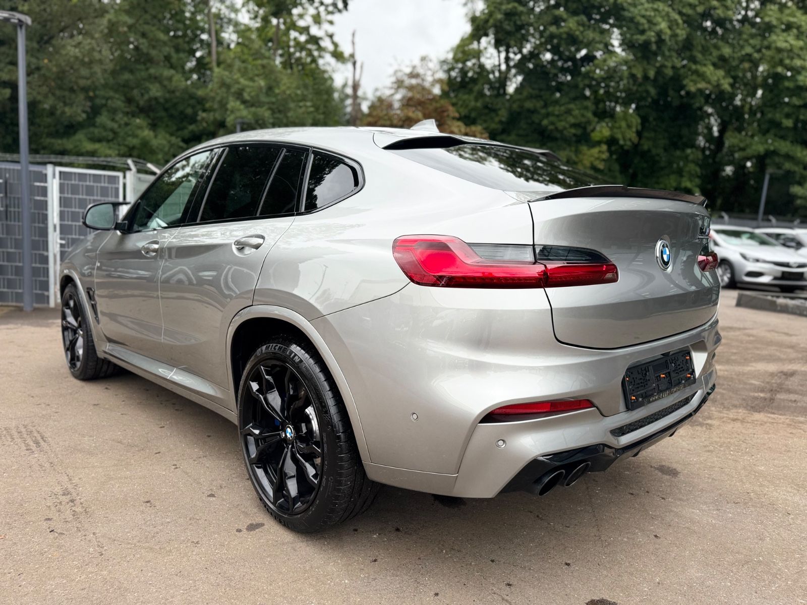 Fahrzeugabbildung BMW X4M COMPETITION*CARBON*360°*21.Z*HEAD-UP*
