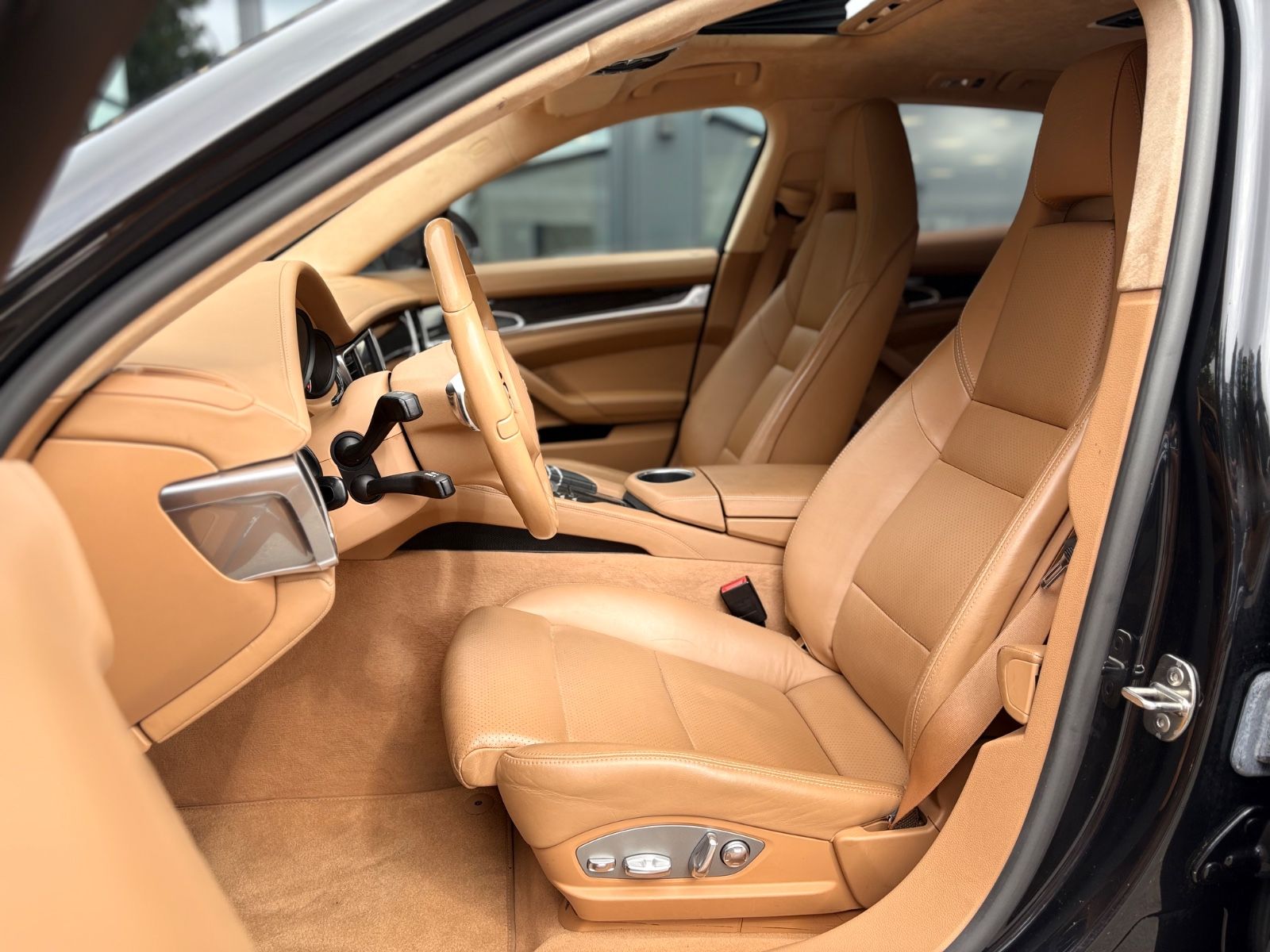 Fahrzeugabbildung Porsche PANAMERA TURBO*LUFT*SPORTABGAS*SPORT CHRONO*