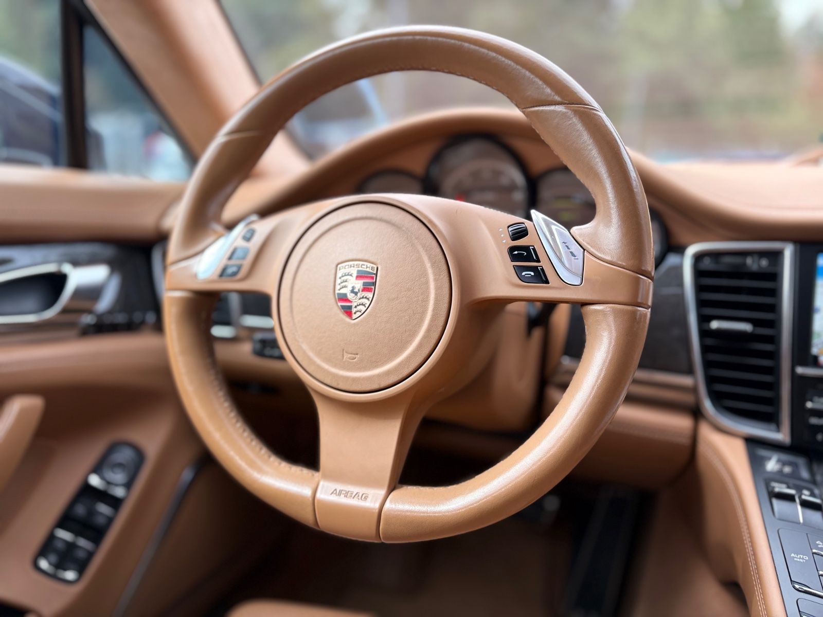 Fahrzeugabbildung Porsche PANAMERA TURBO*LUFT*SPORTABGAS*SPORT CHRONO*