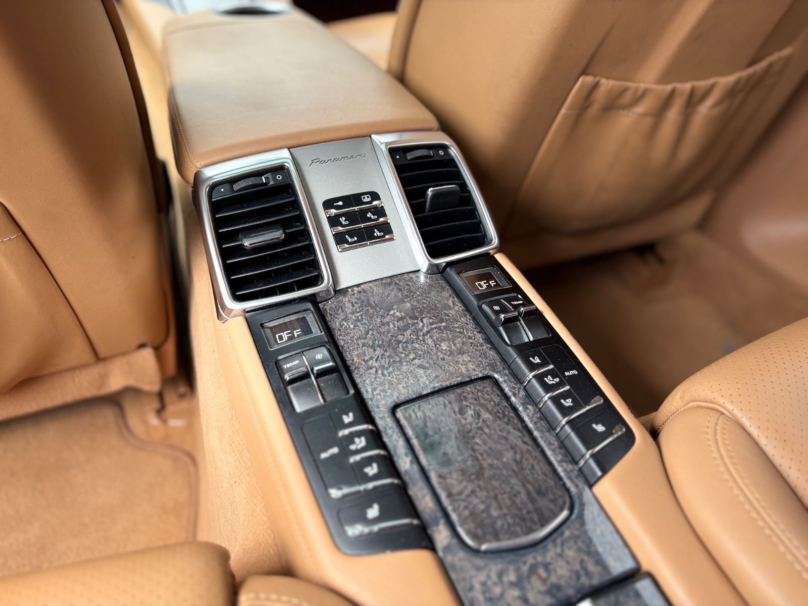 Fahrzeugabbildung Porsche PANAMERA TURBO*LUFT*SPORTABGAS*SPORT CHRONO*