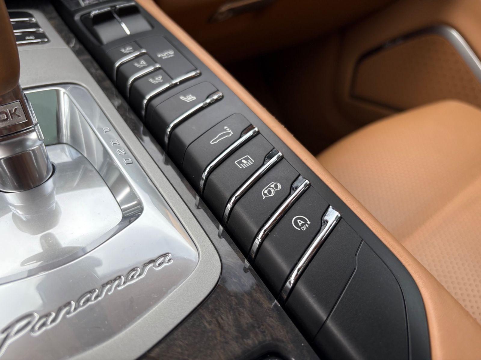 Fahrzeugabbildung Porsche PANAMERA TURBO*LUFT*SPORTABGAS*SPORT CHRONO*