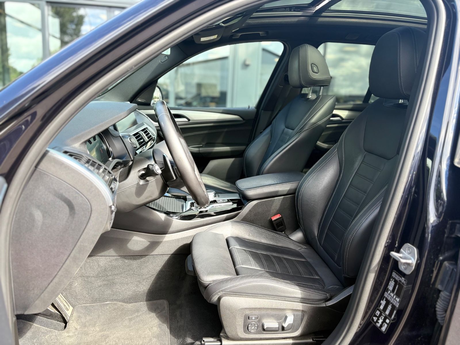 Fahrzeugabbildung BMW X3 xDrive30d M-SPORT*PANORAMA*VOLL-LED*HEAD-UP*