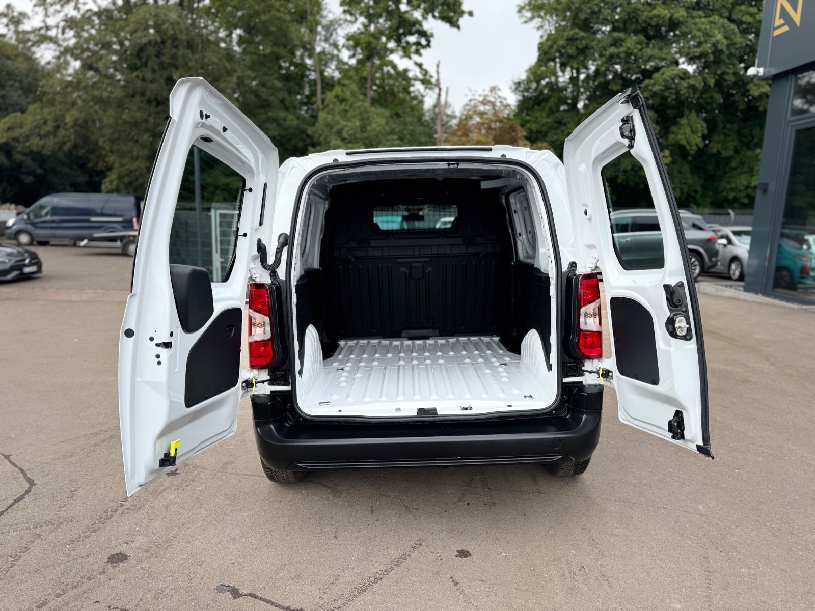 Fahrzeugabbildung Citroën BERLINGO 1.5 HDI*KLIMA*TEMPOMAT*EURO6d*