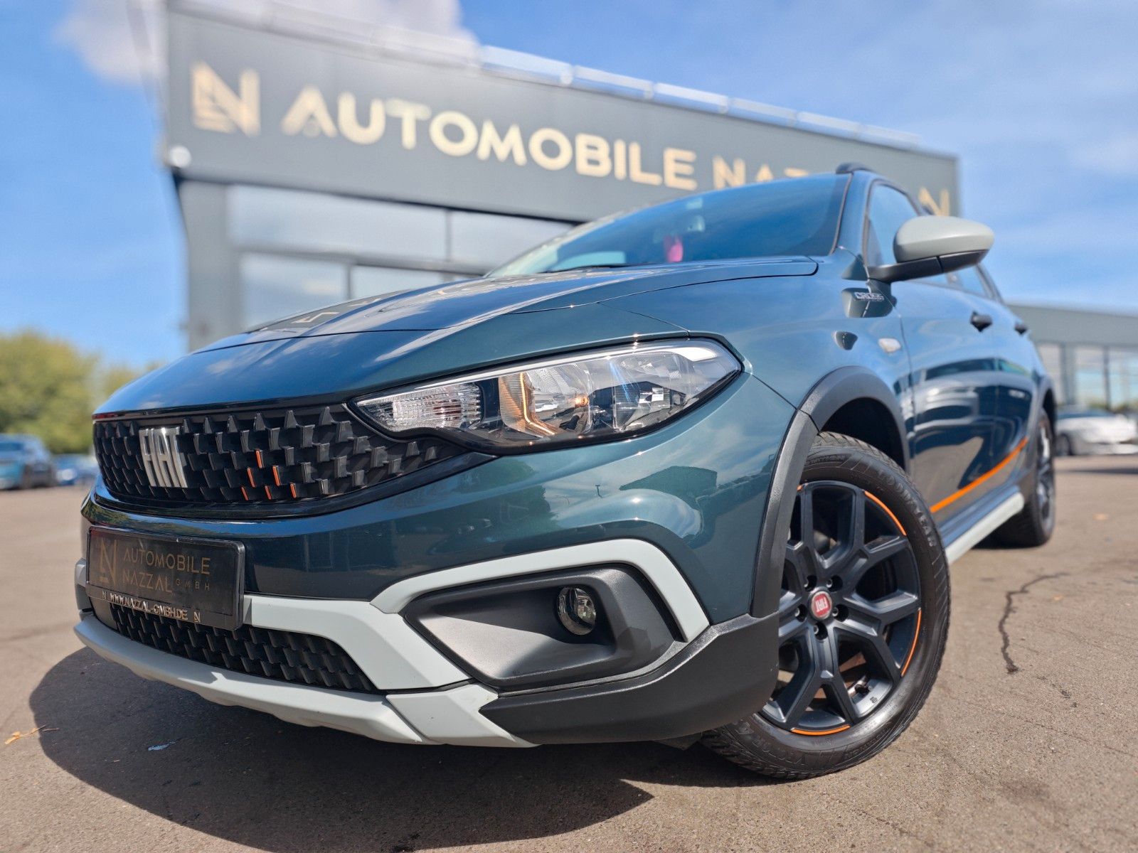 Fahrzeugabbildung Fiat TIPO CROSS *AUT*NAVI*KAM*KLIMA*VIRTUELL*GARMIN
