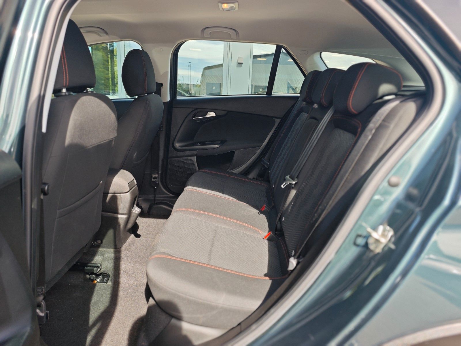 Fahrzeugabbildung Fiat TIPO CROSS *AUT*NAVI*KAM*KLIMA*VIRTUELL*GARMIN