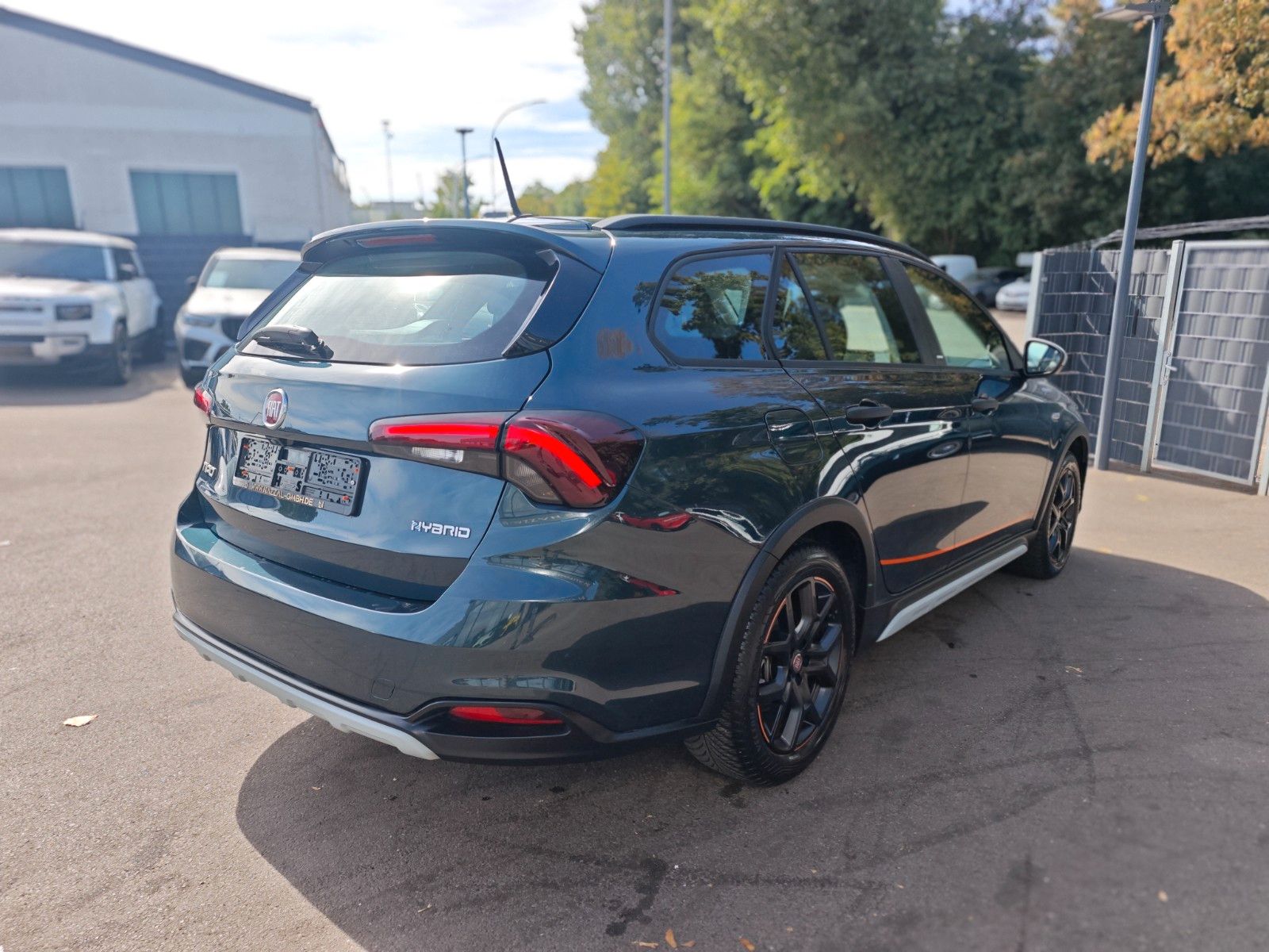 Fahrzeugabbildung Fiat TIPO CROSS *AUT*NAVI*KAM*KLIMA*VIRTUELL*GARMIN